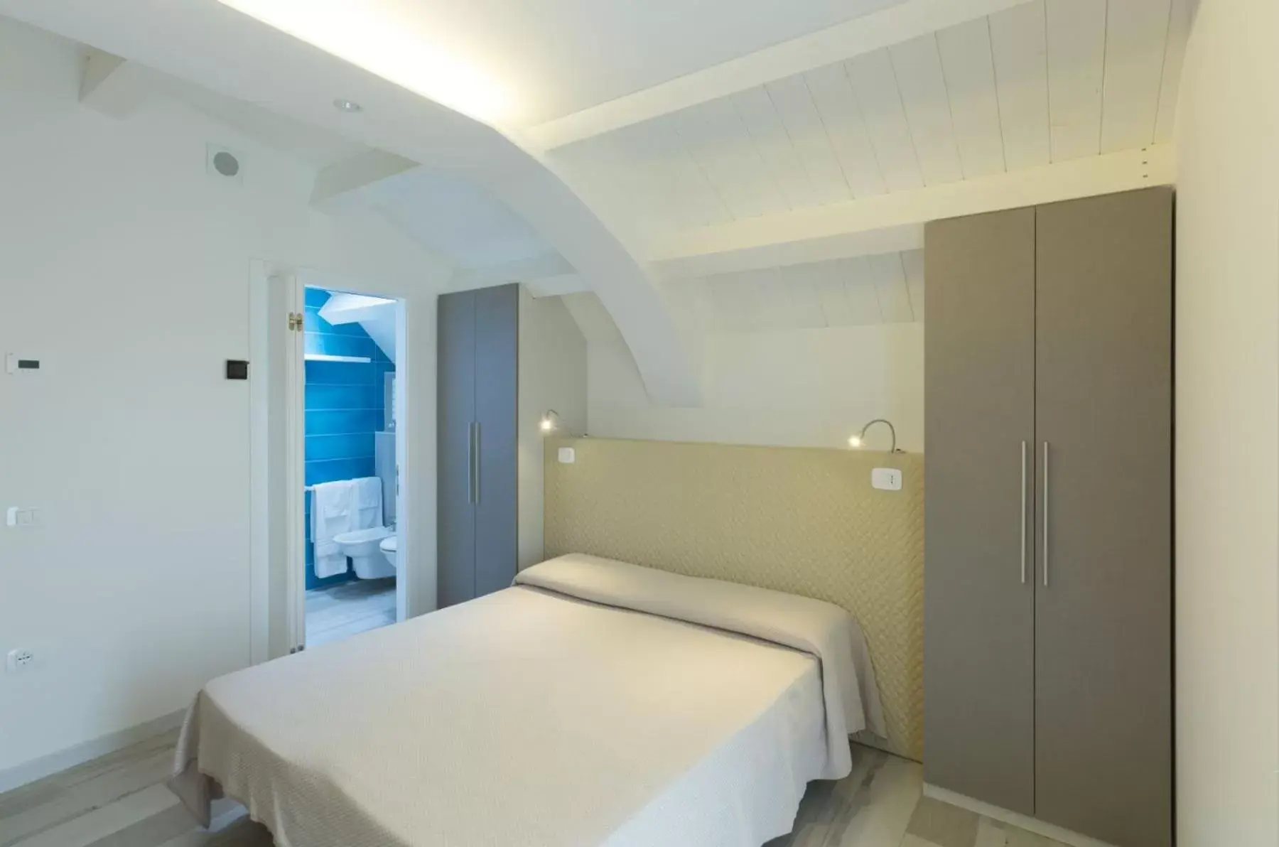 Photo of the whole room, Bed in Hotel Biancaneve Wellness