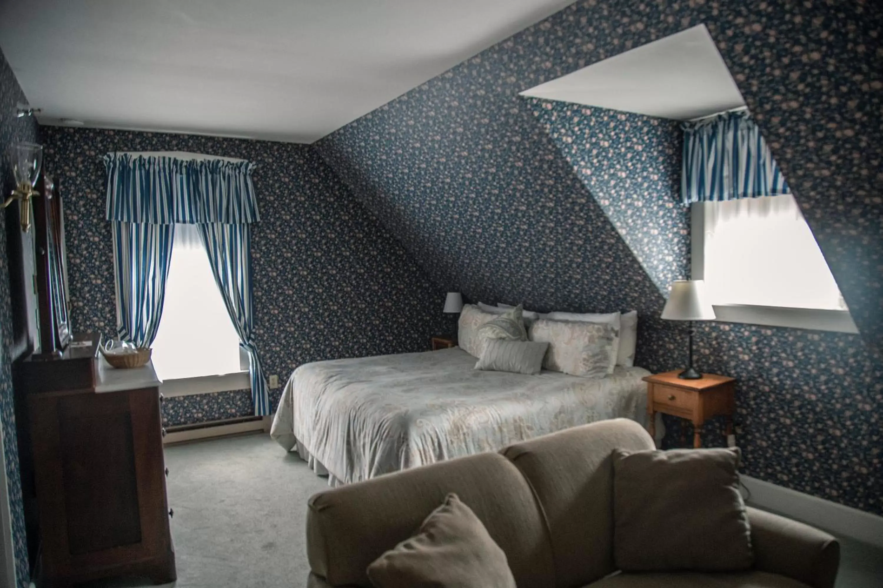 Bedroom in Deerfield Valley Inn - Mt Snow