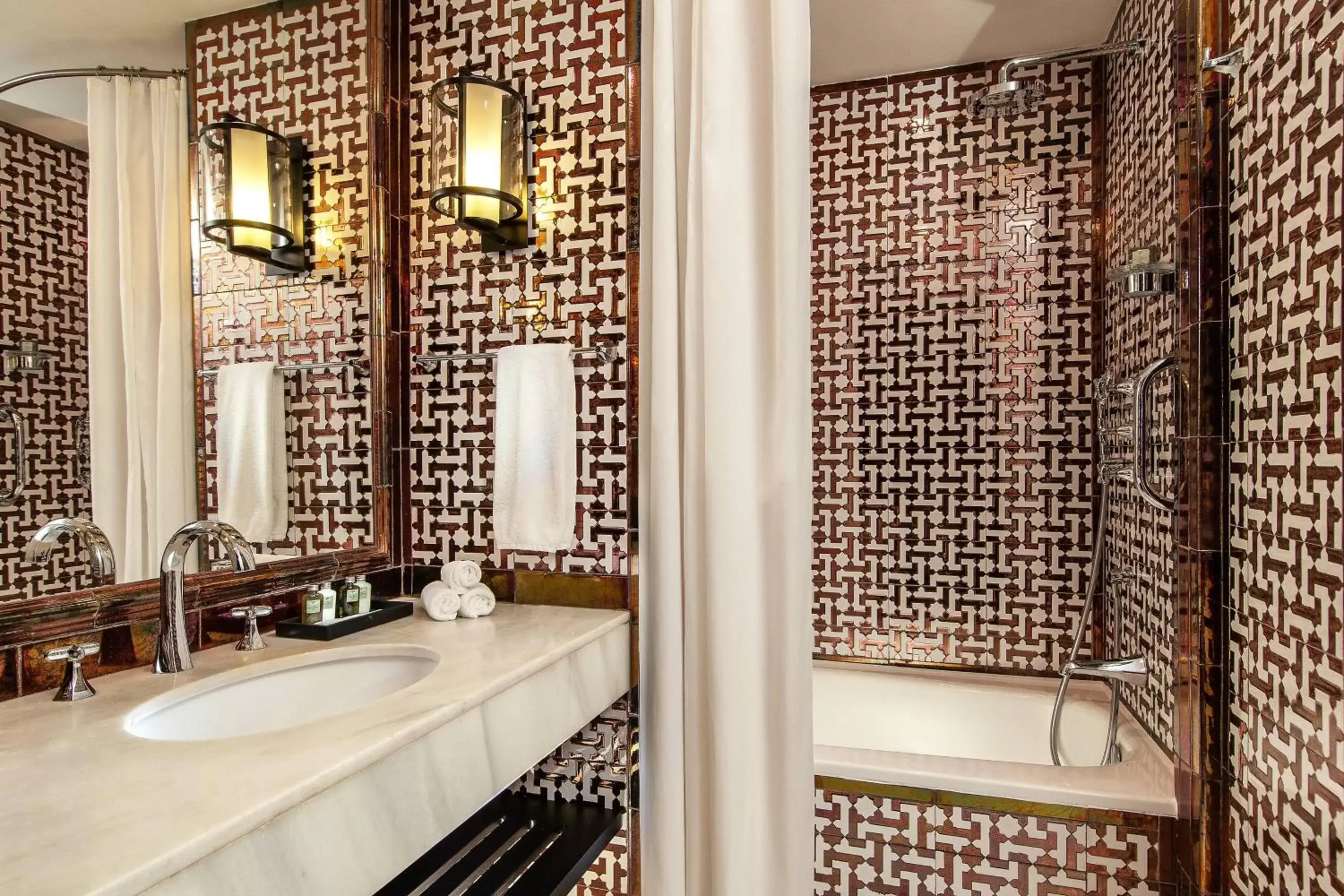 Bathroom in Hotel Alfonso XIII, a Luxury Collection Hotel, Seville