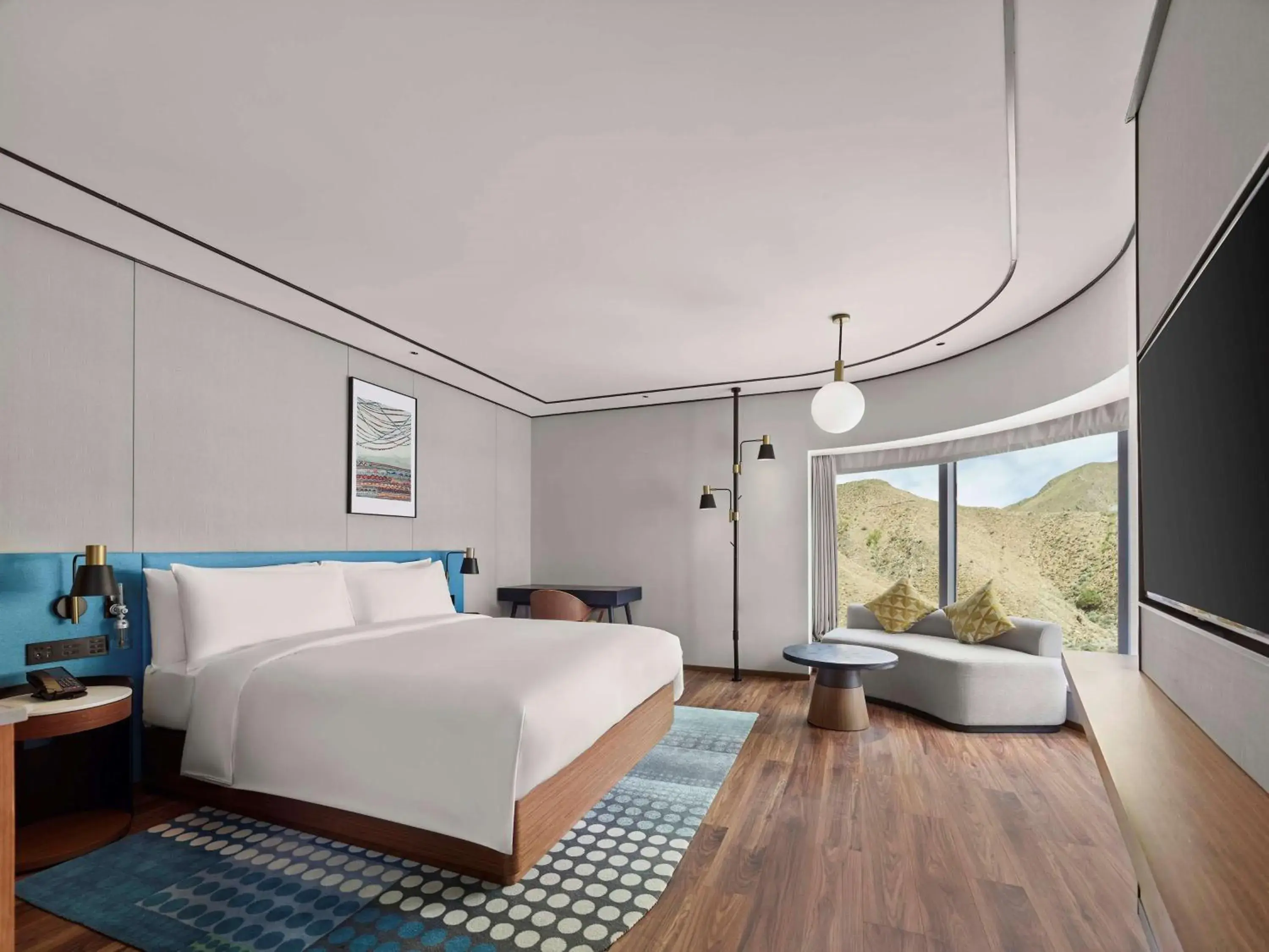 Bedroom, Bed in Hilton Garden Inn Lhasa