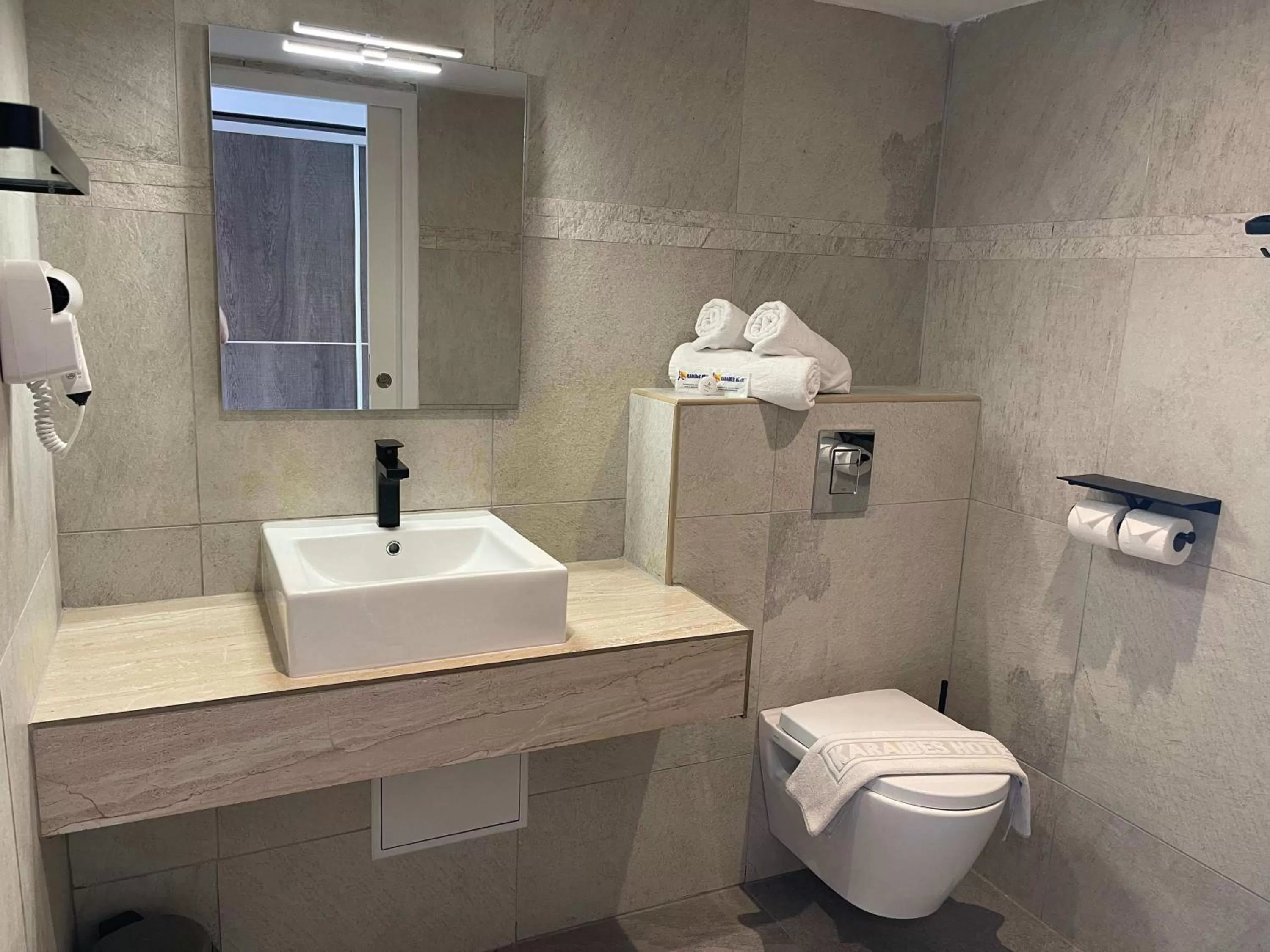 Toilet in Karaibes Residence