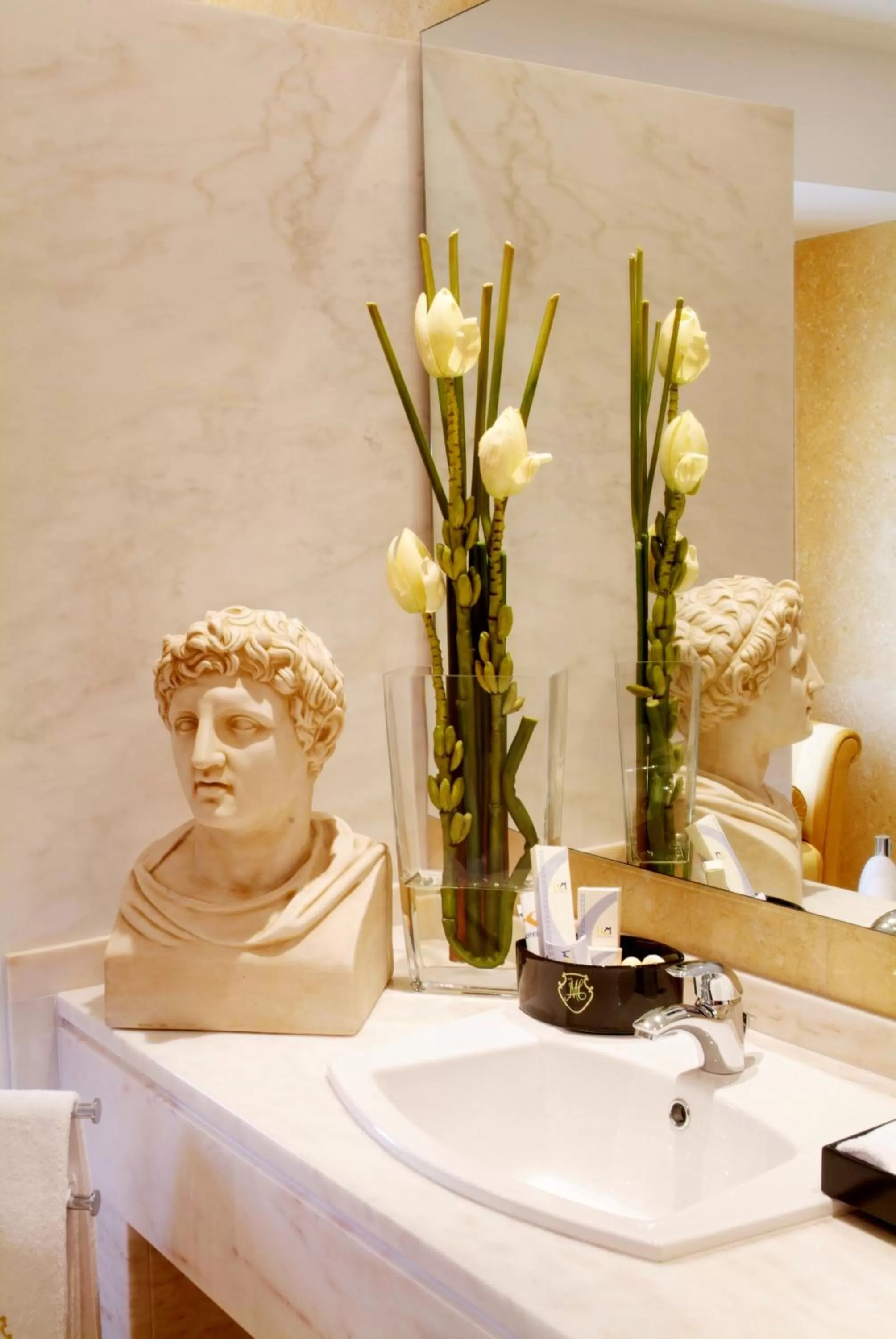 Toilet in Hotel Moliceiro