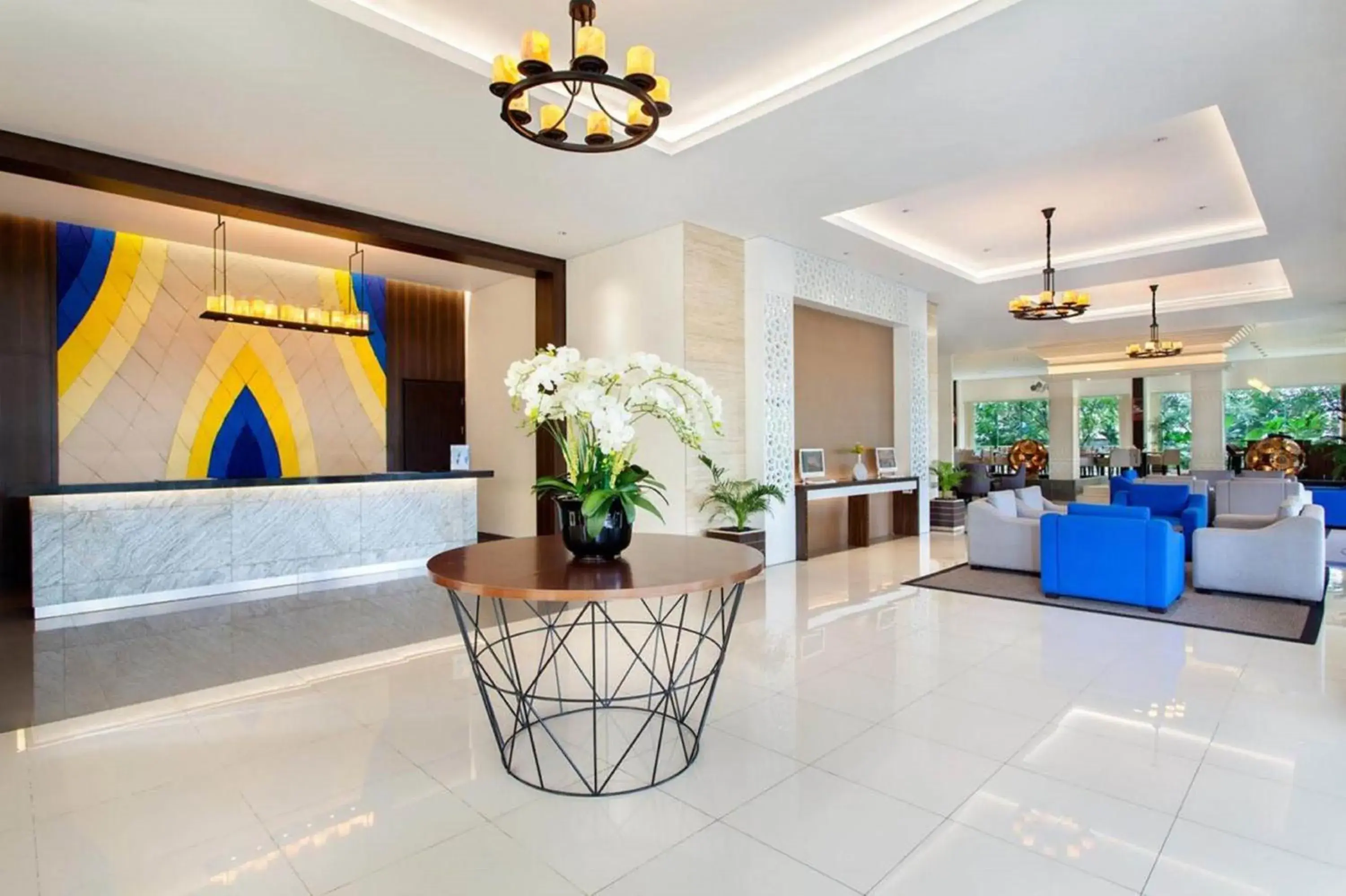 Lobby or reception in Days Hotel & Suites by Wyndham Jakarta Airport Lobby or reception in Days Hotel & Suites by Wyndham Jakarta Airport