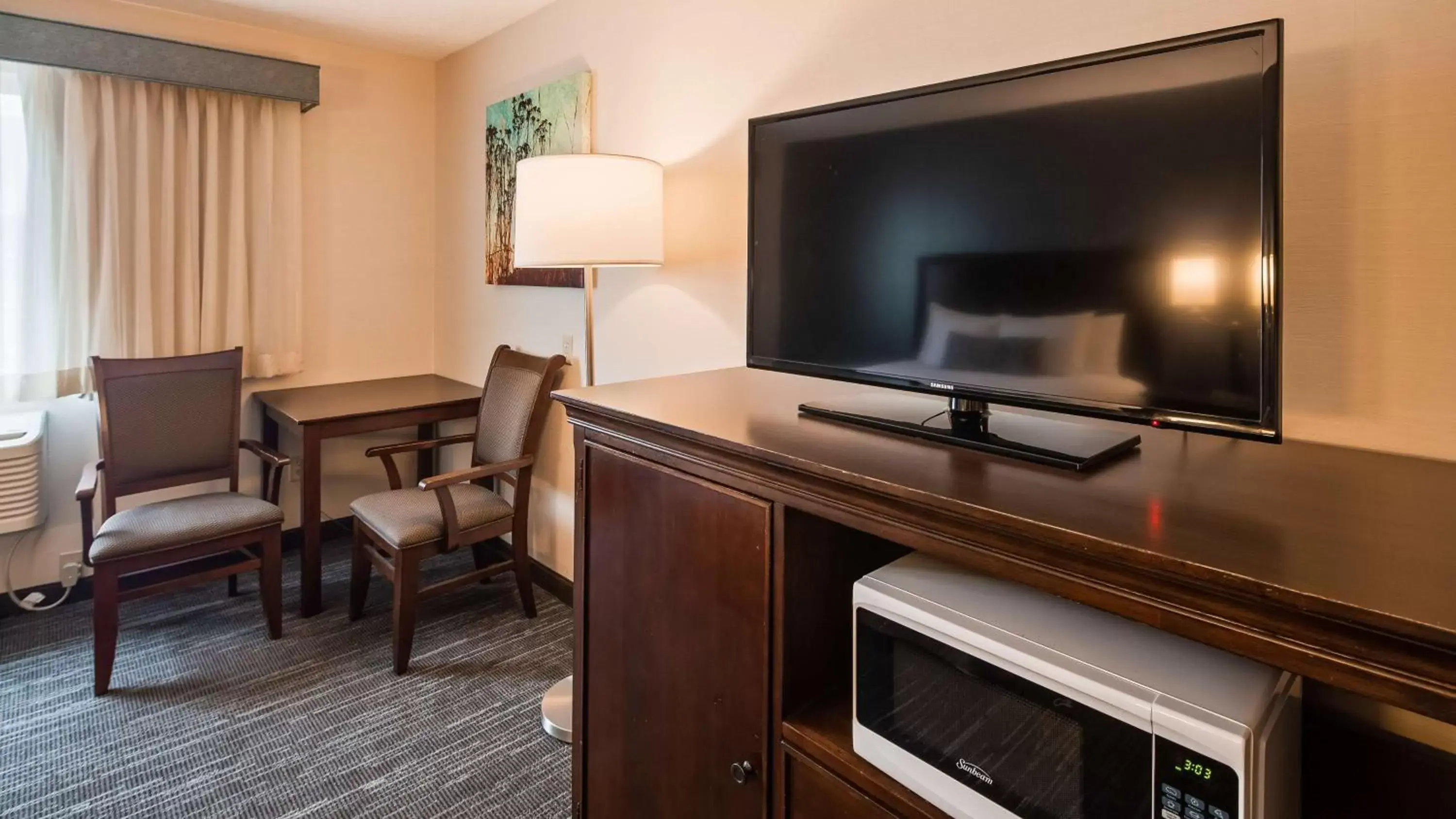 Photo of the whole room, TV/Entertainment Center in Best Western Plus City Center