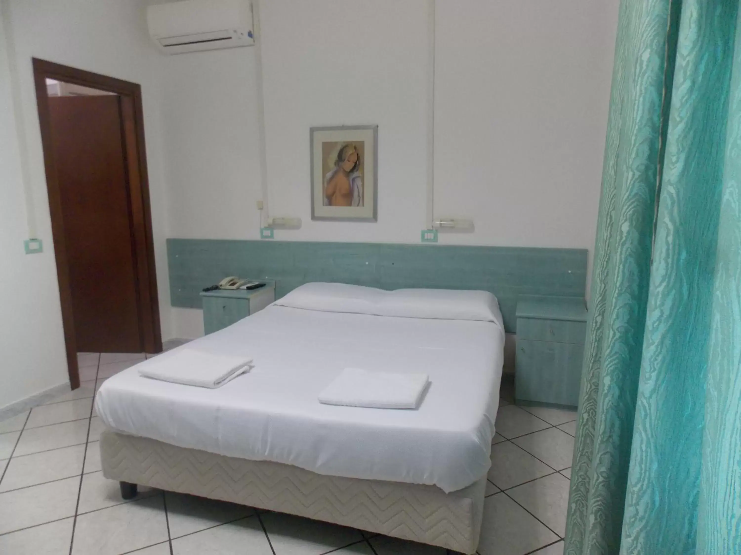 Triple Room in Hotel Villa dei Butteri - Aprilia Triple Room in Hotel Villa dei Butteri - Aprilia