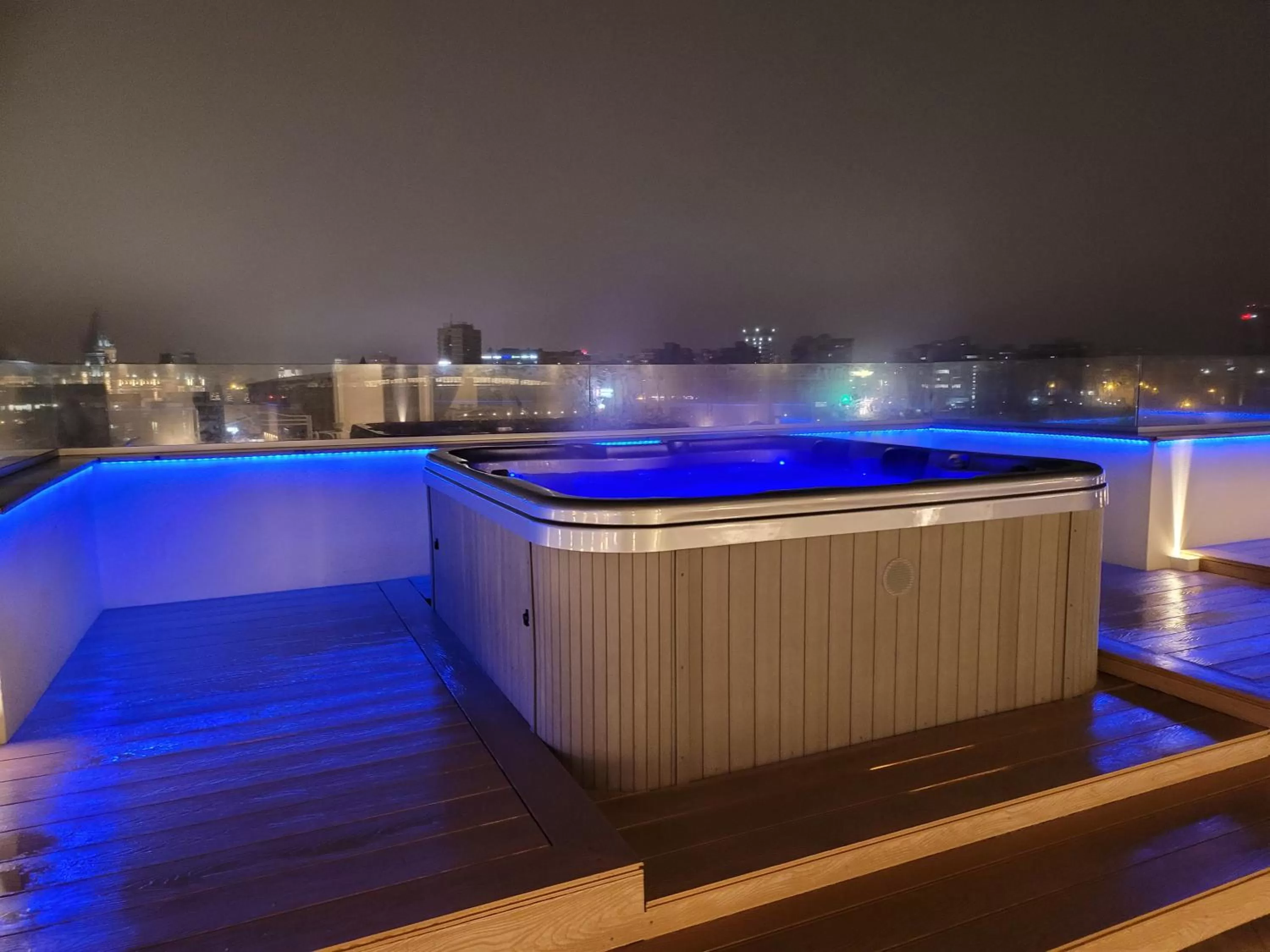 Hot Tub in Terrace Suites Iasi