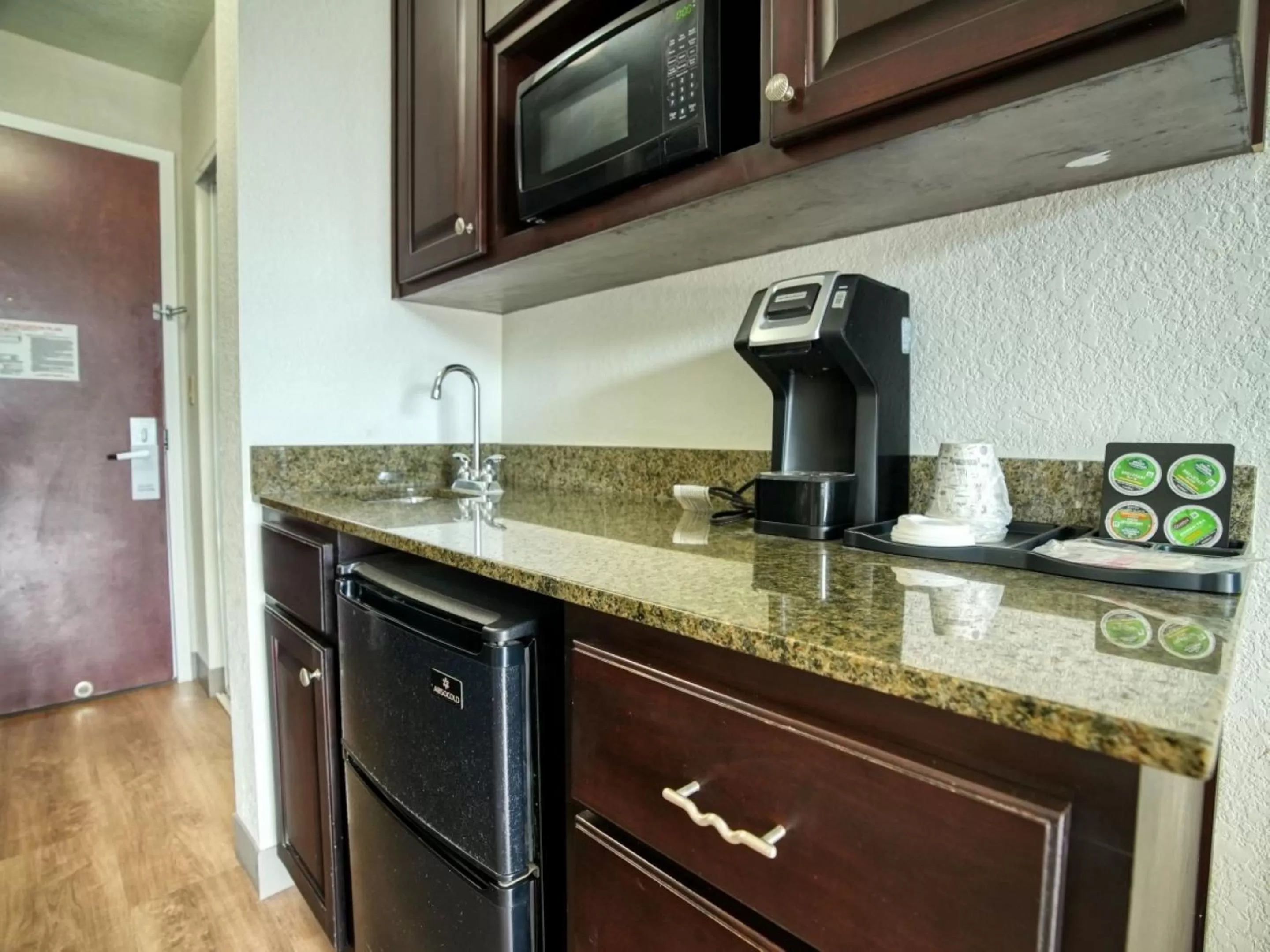 Kitchen or kitchenette in Treasure Island Hotel and Marina
