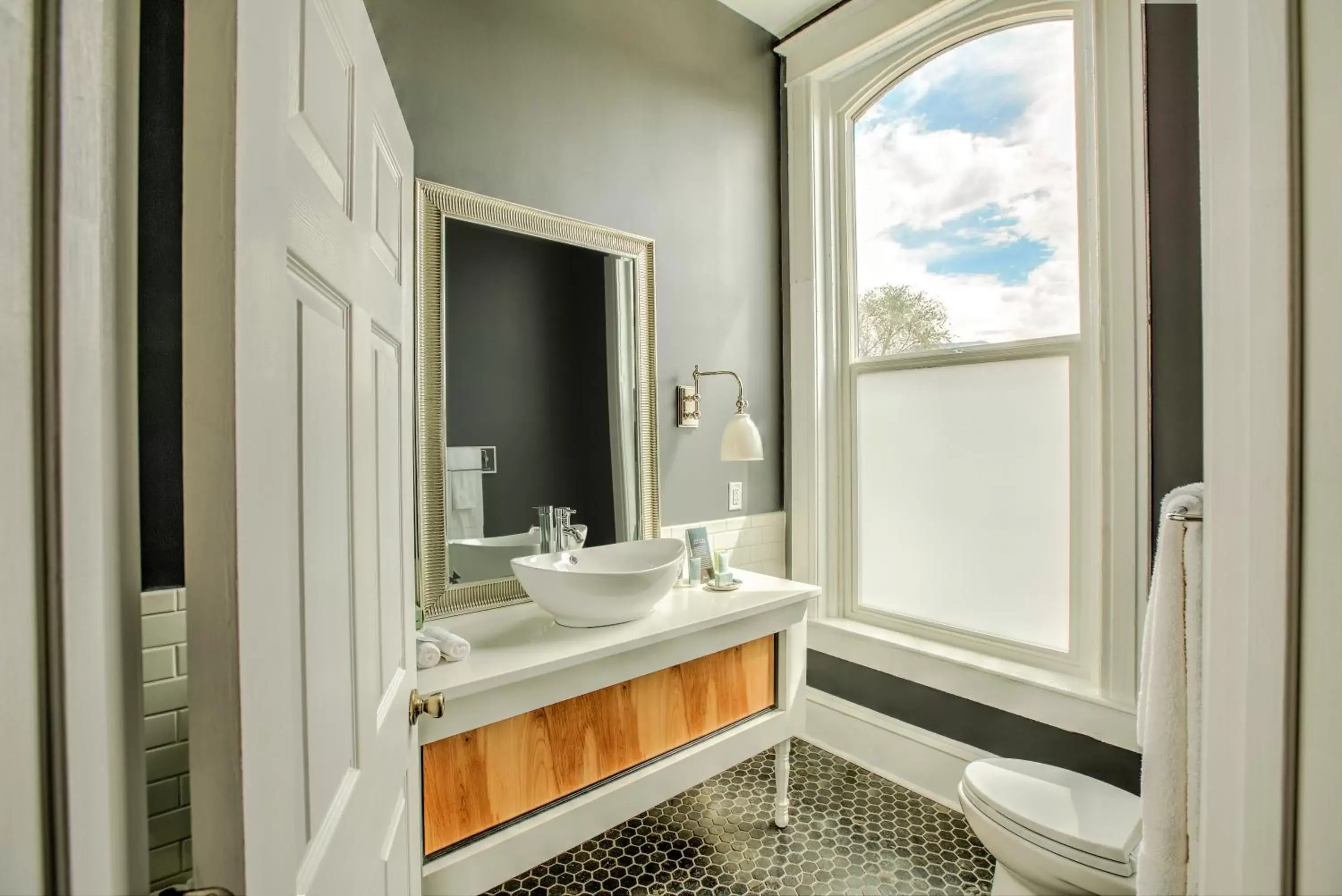 Bathroom in The Harkness Hotel