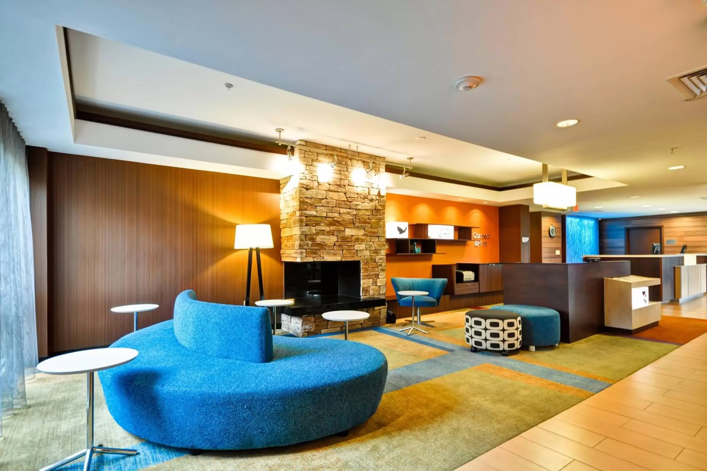 Lobby or reception, Seating Area in Fairfield Inn & Suites Dallas Medical/Market Center