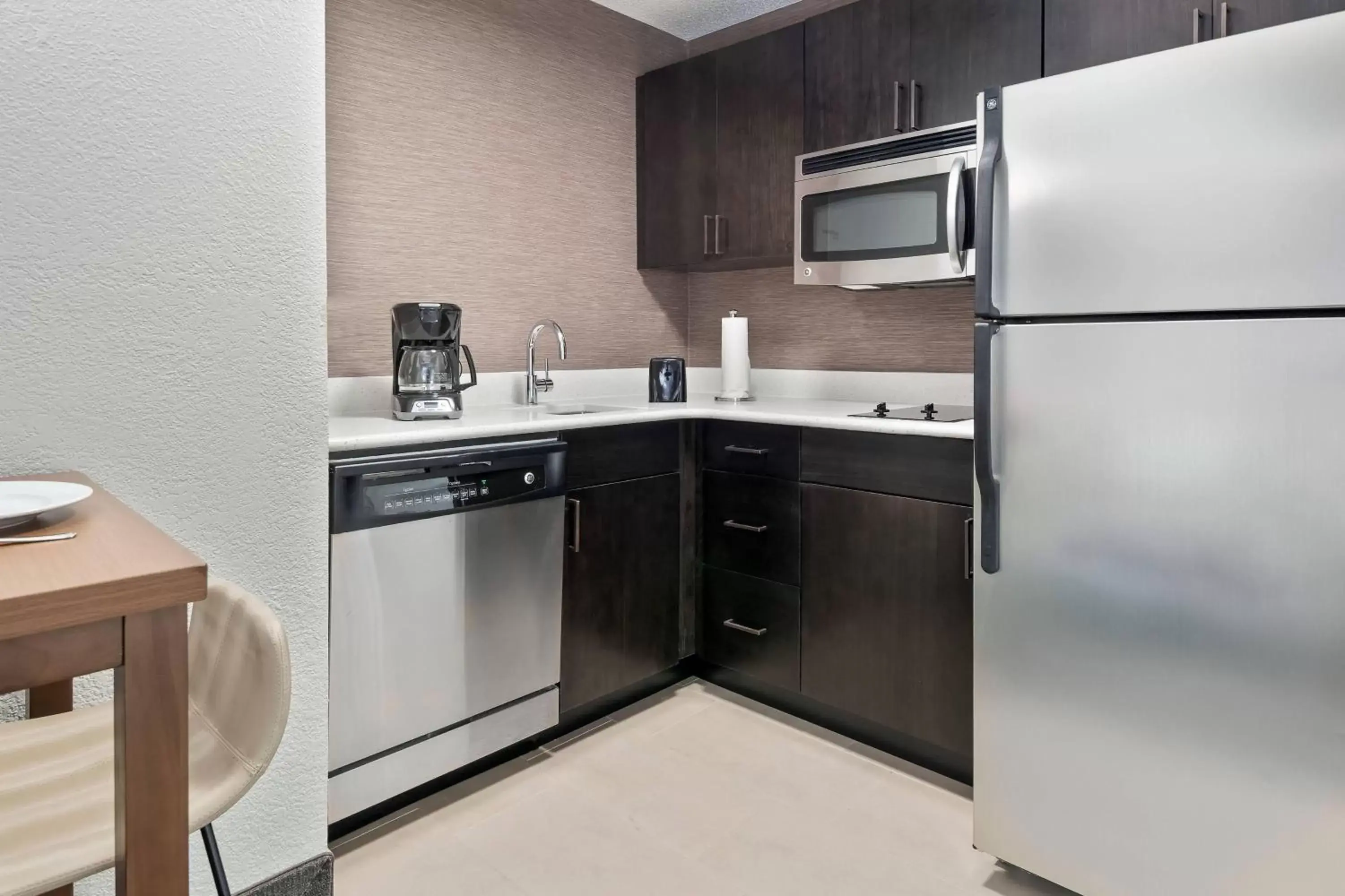 Kitchen or kitchenette, Kitchen/Kitchenette in Residence Inn Mobile