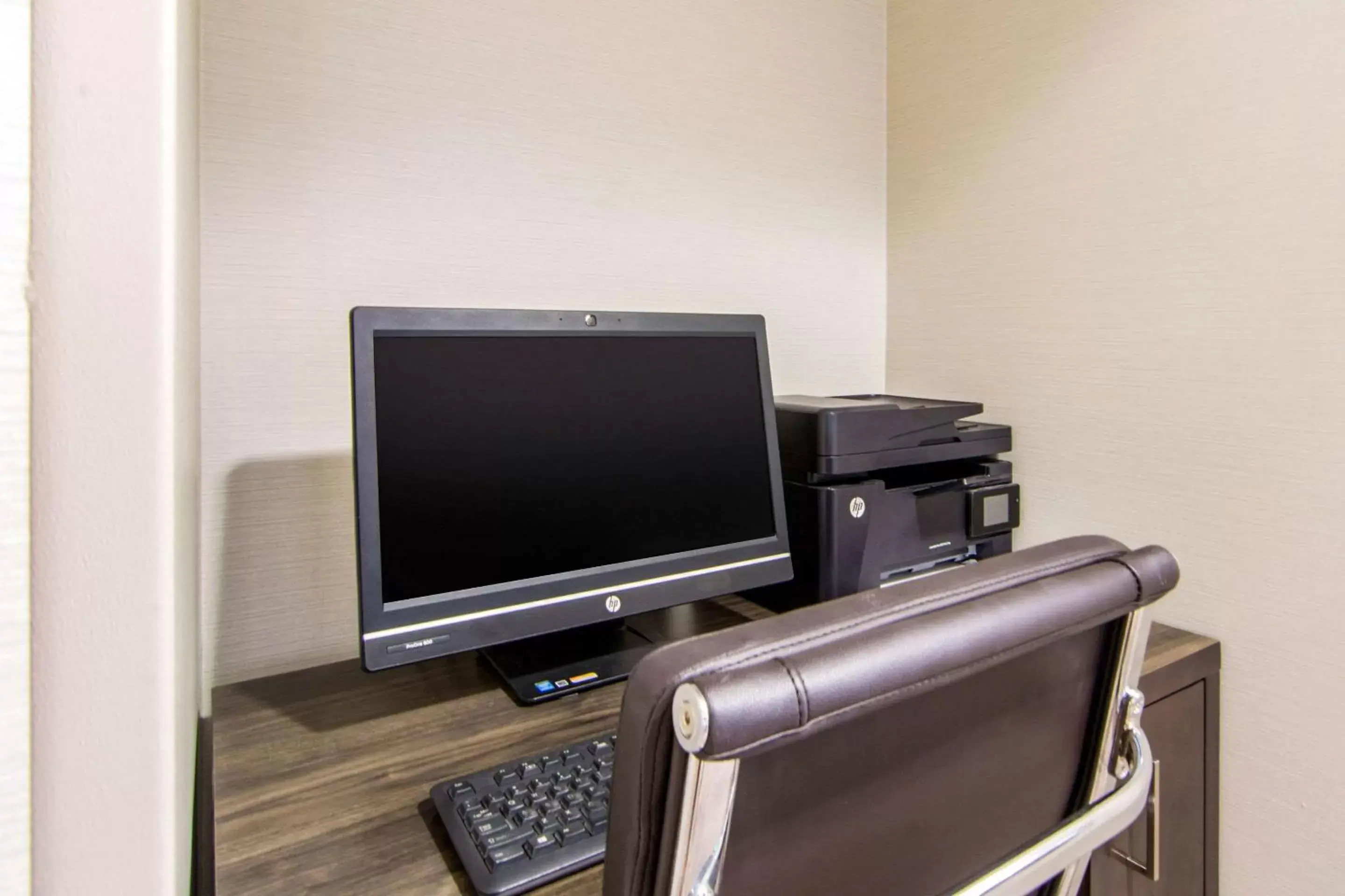 On site, TV/Entertainment Center in Comfort Inn & Suites Red Deer