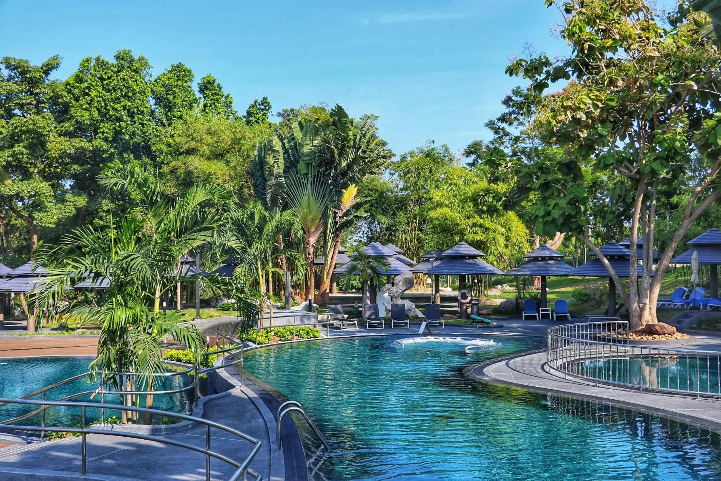 Fitness centre/facilities, Swimming Pool in Royal Cliff Grand Hotel Pattaya