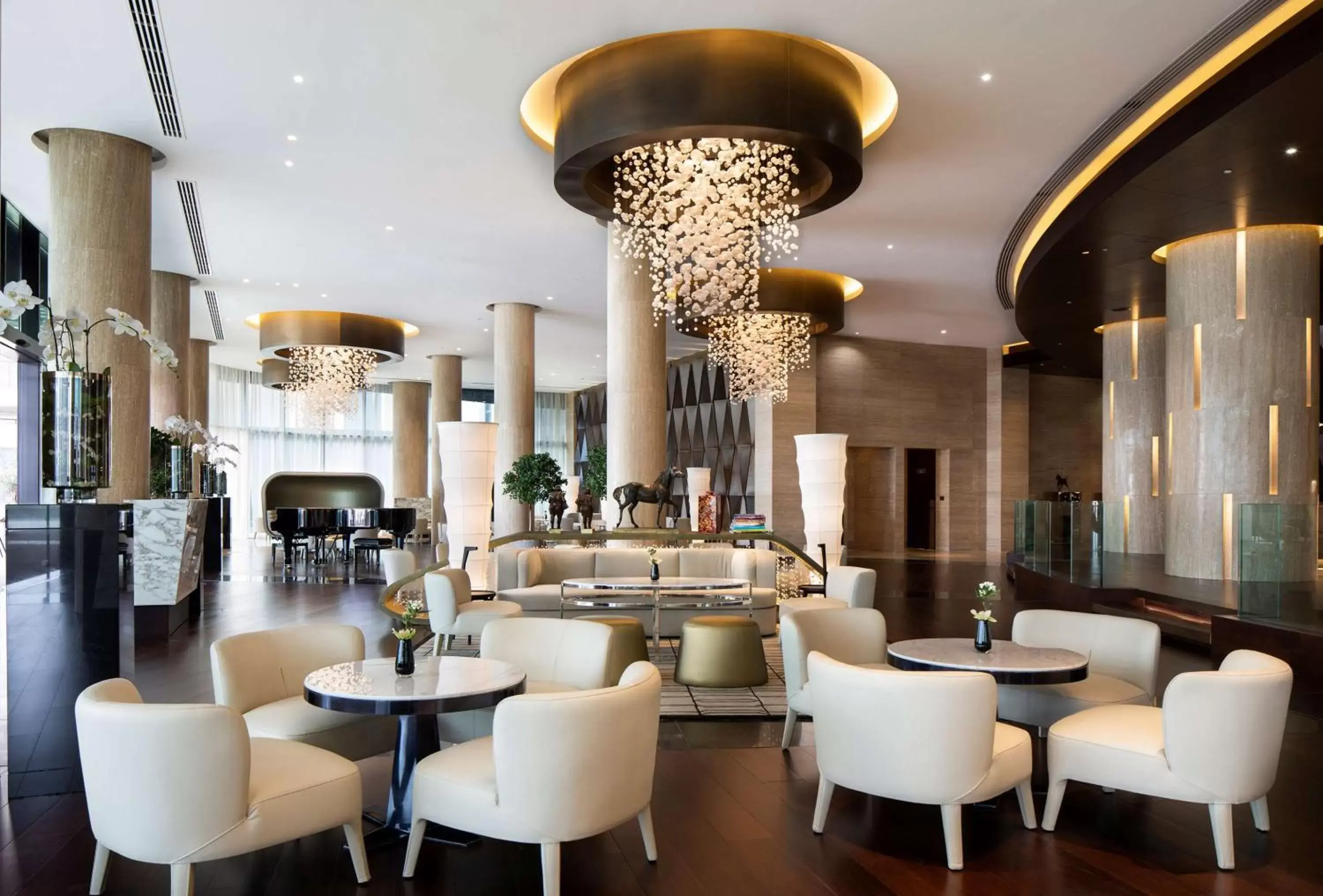 Lounge or bar, Restaurant/Places to Eat in Grand Hyatt Abu Dhabi Hotel & Residences Emirates Pearl