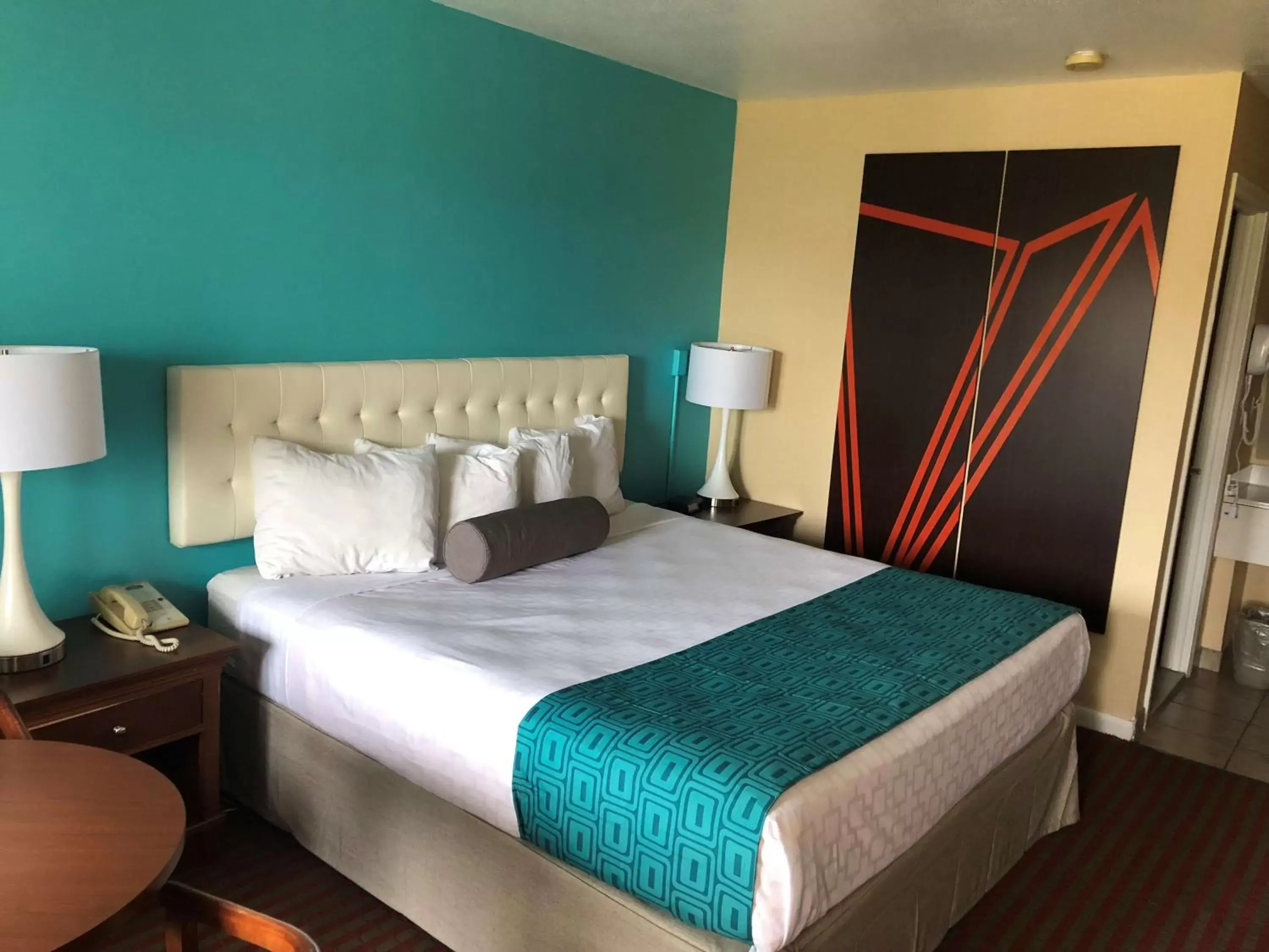 Photo of the whole room, Bed in Howard Johnson by Wyndham Rocky Hill Photo of the whole room, Bed in Howard Johnson by Wyndham Rocky Hill