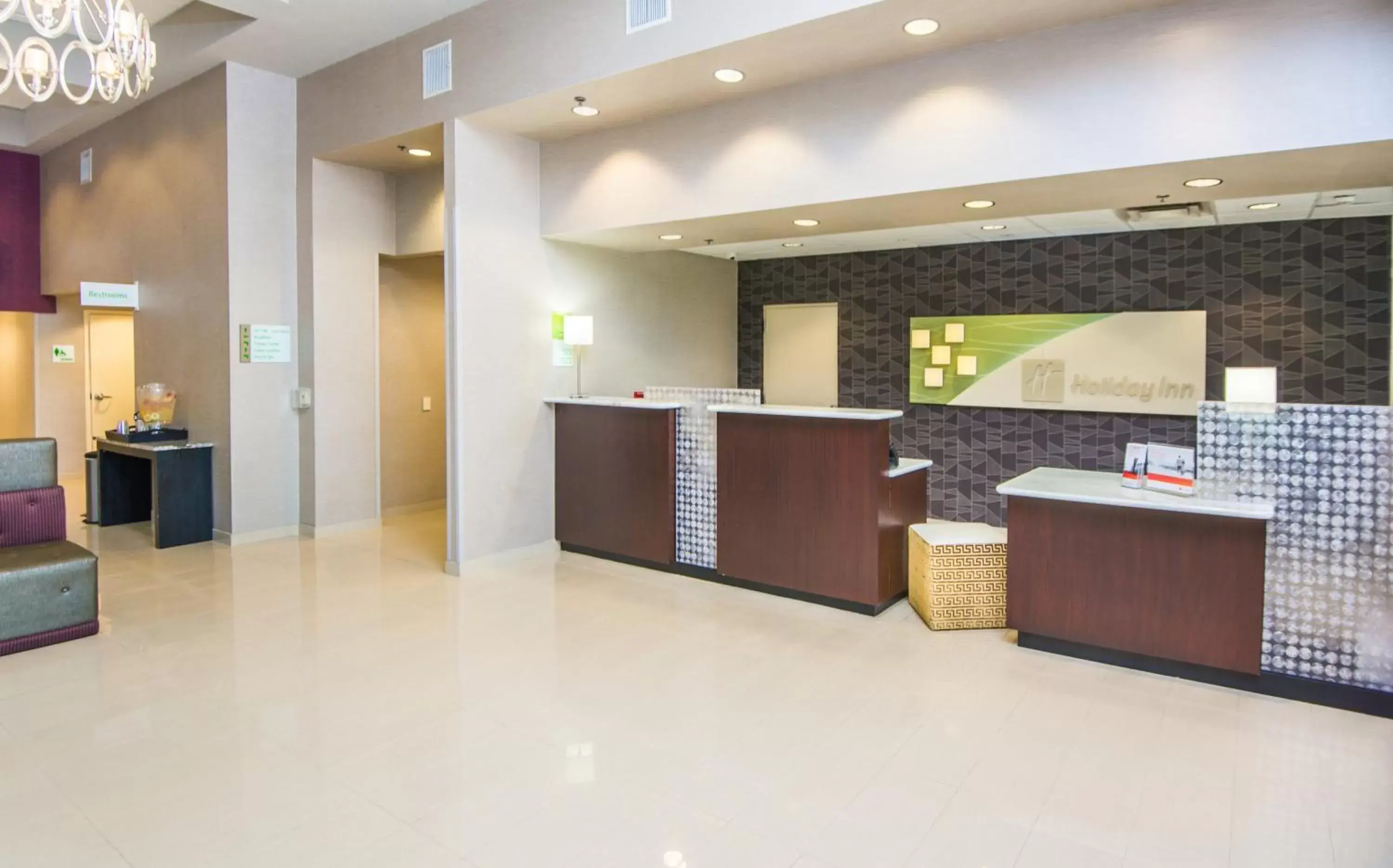 Property building, Lobby/Reception in Holiday Inn St. Augustine - Historic, an IHG Hotel