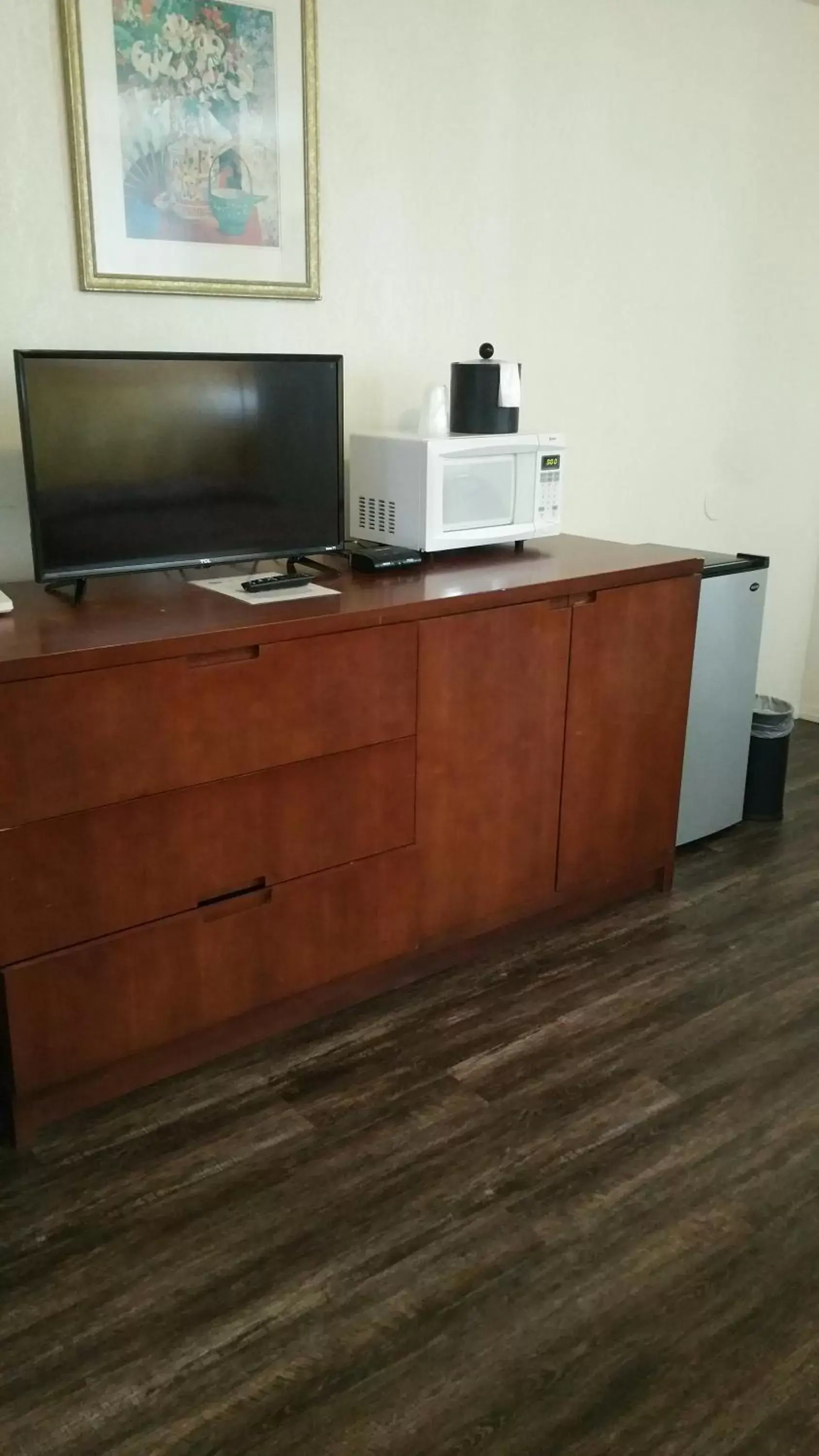 Decorative detail, TV/Entertainment Center in Ontario Inn