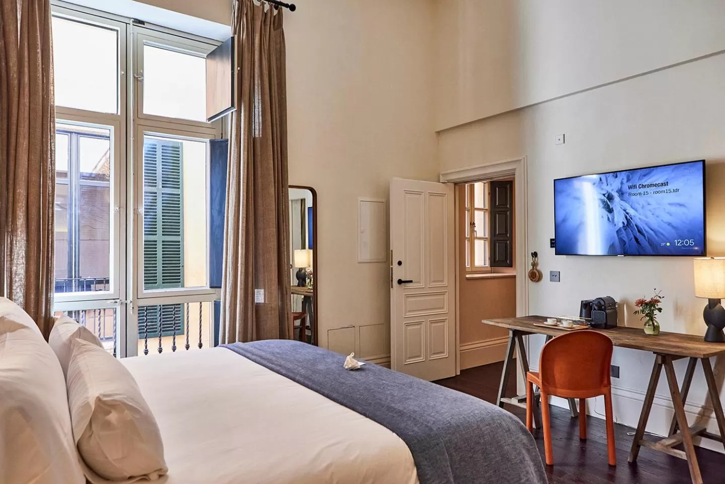 TV and multimedia, Bed in Puro Grand Hotel