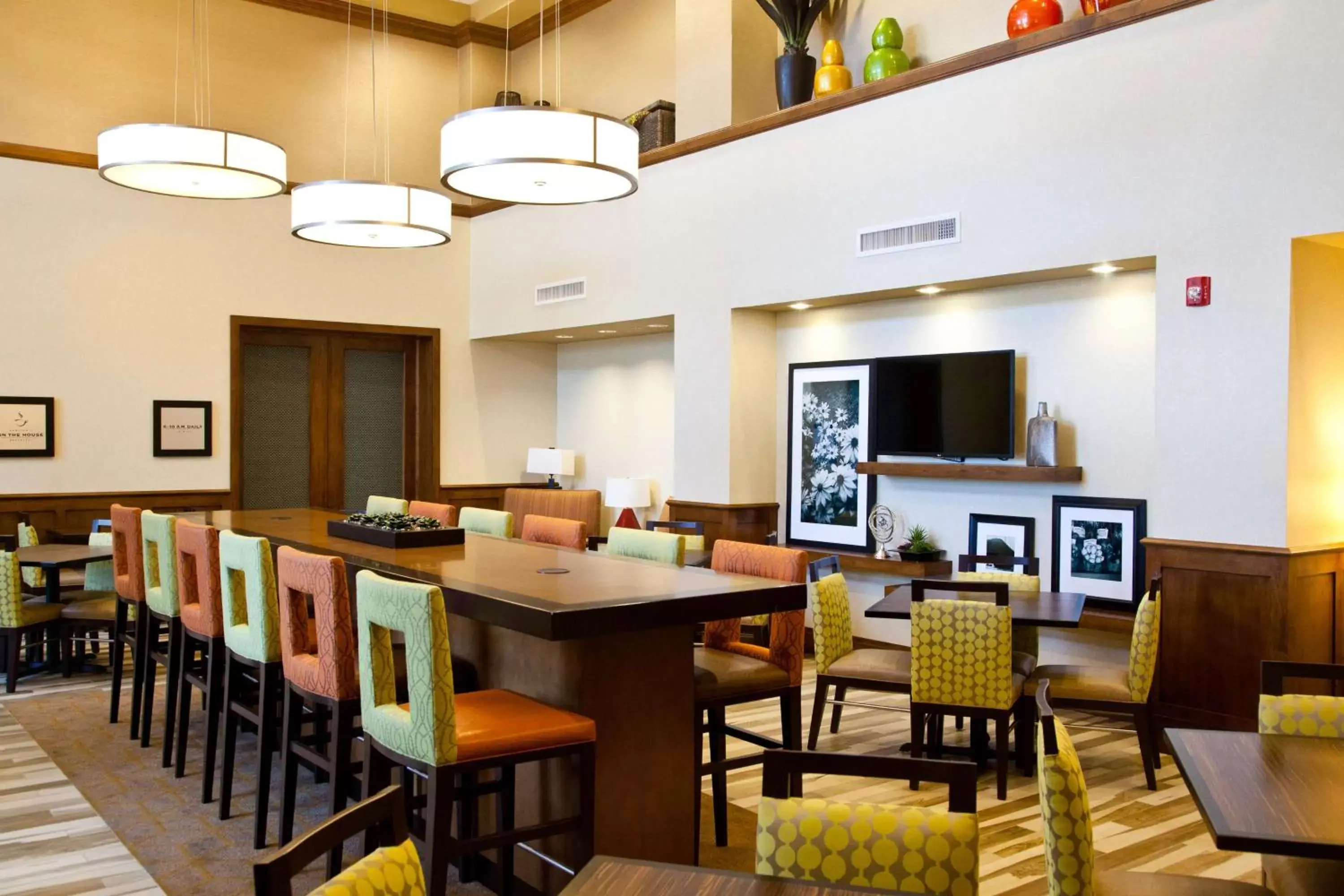 Lobby or reception, Restaurant/Places to Eat in Hampton Inn & Suites Salinas