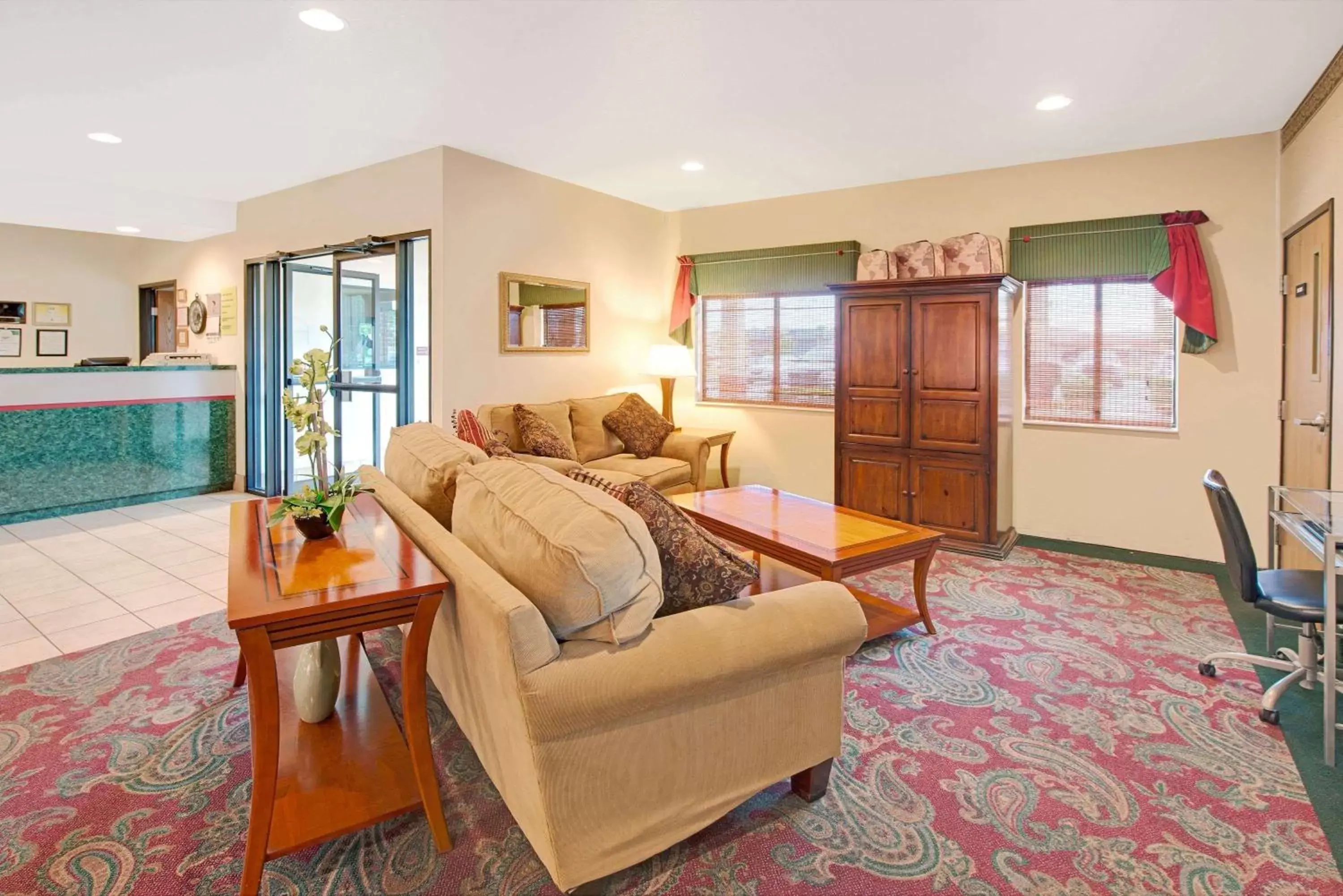 Lobby or reception in Super 8 by Wyndham Bonne Terre Lobby or reception in Super 8 by Wyndham Bonne Terre