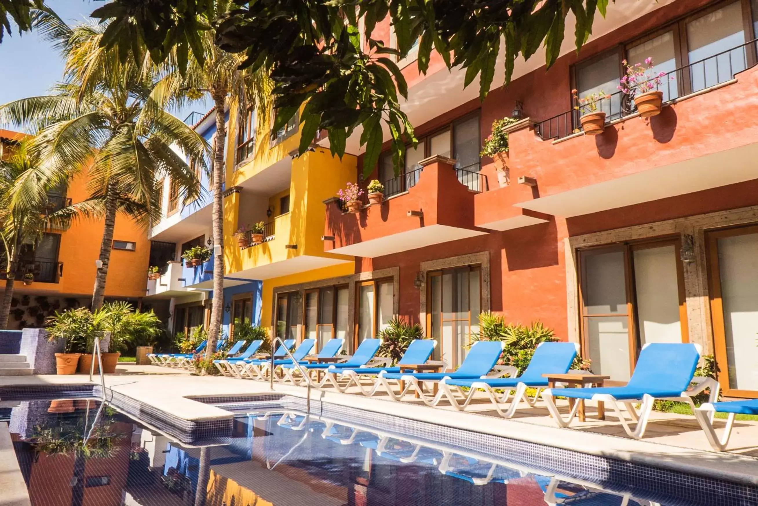 Property building, Swimming Pool in El Pueblito de Sayulita