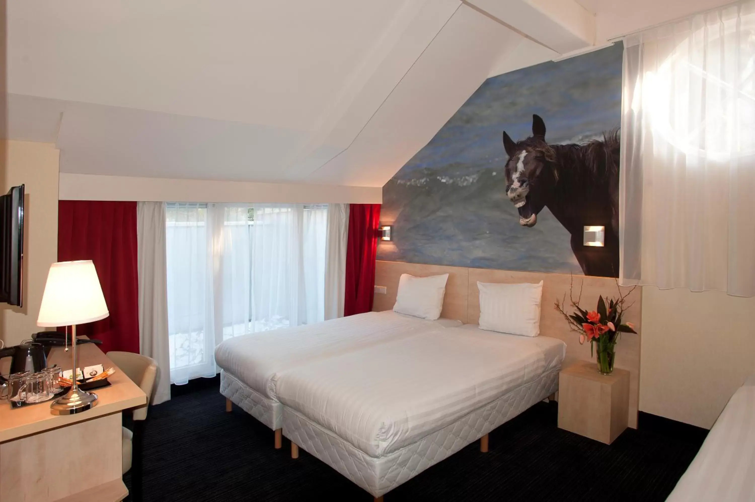Photo of the whole room, Bed in Hotel Iron Horse Amsterdam