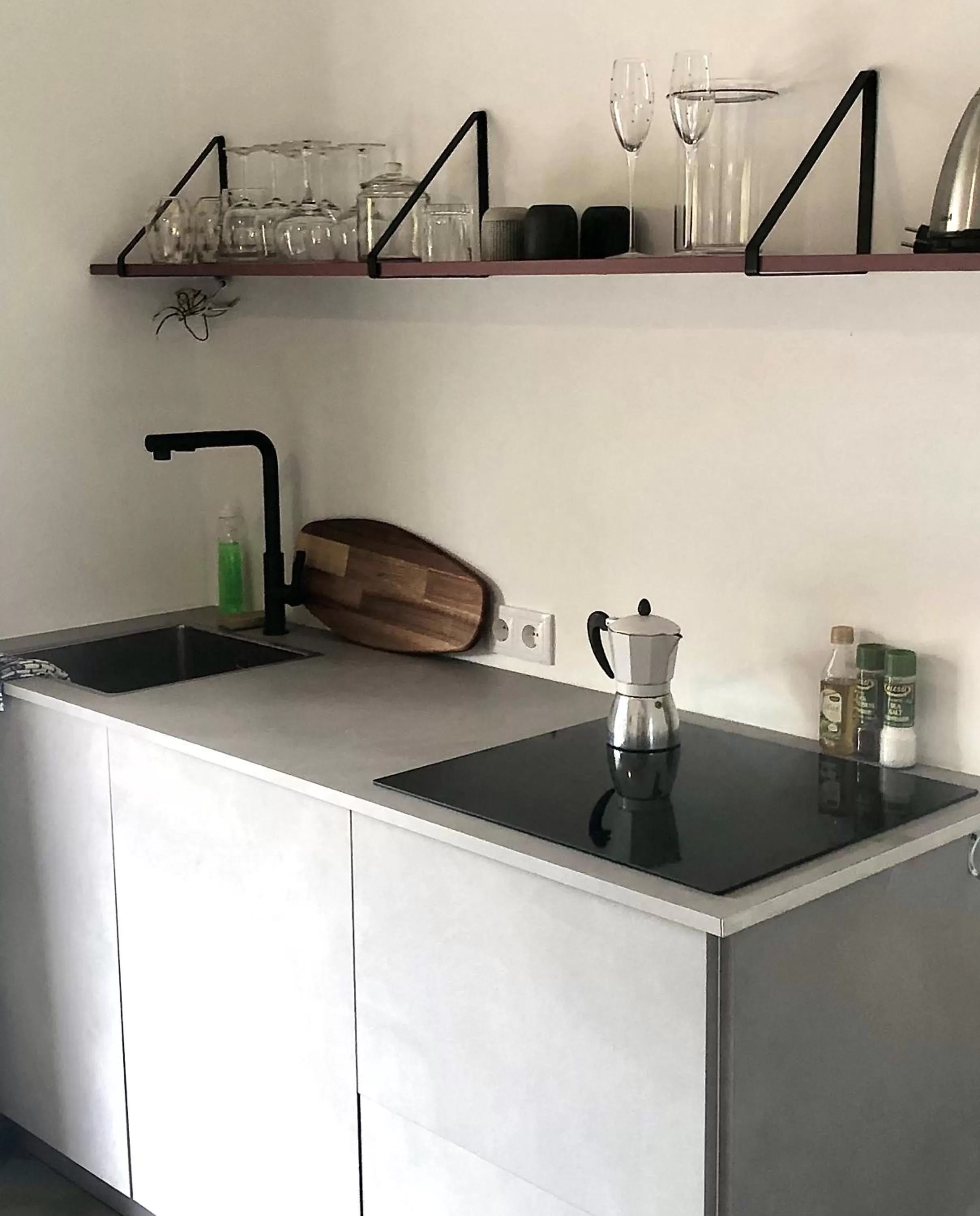 Kitchen or kitchenette, Kitchen/Kitchenette in THUISHAVEN boutique mini-resort - fantastic garden and large pool - adults only