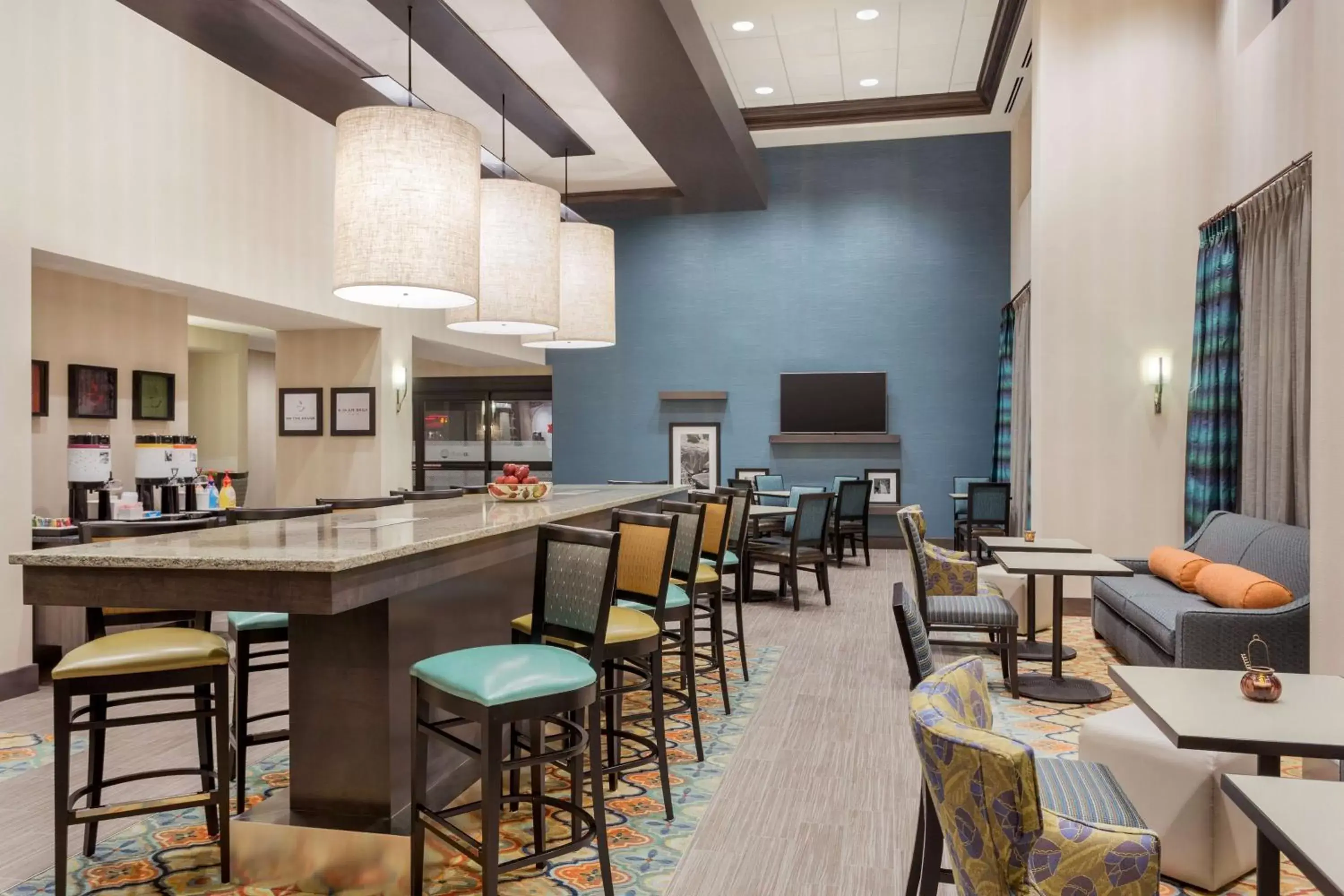 Lobby or reception, Restaurant/Places to Eat in Hampton Inn & Suites West Des Moines Mill Civic