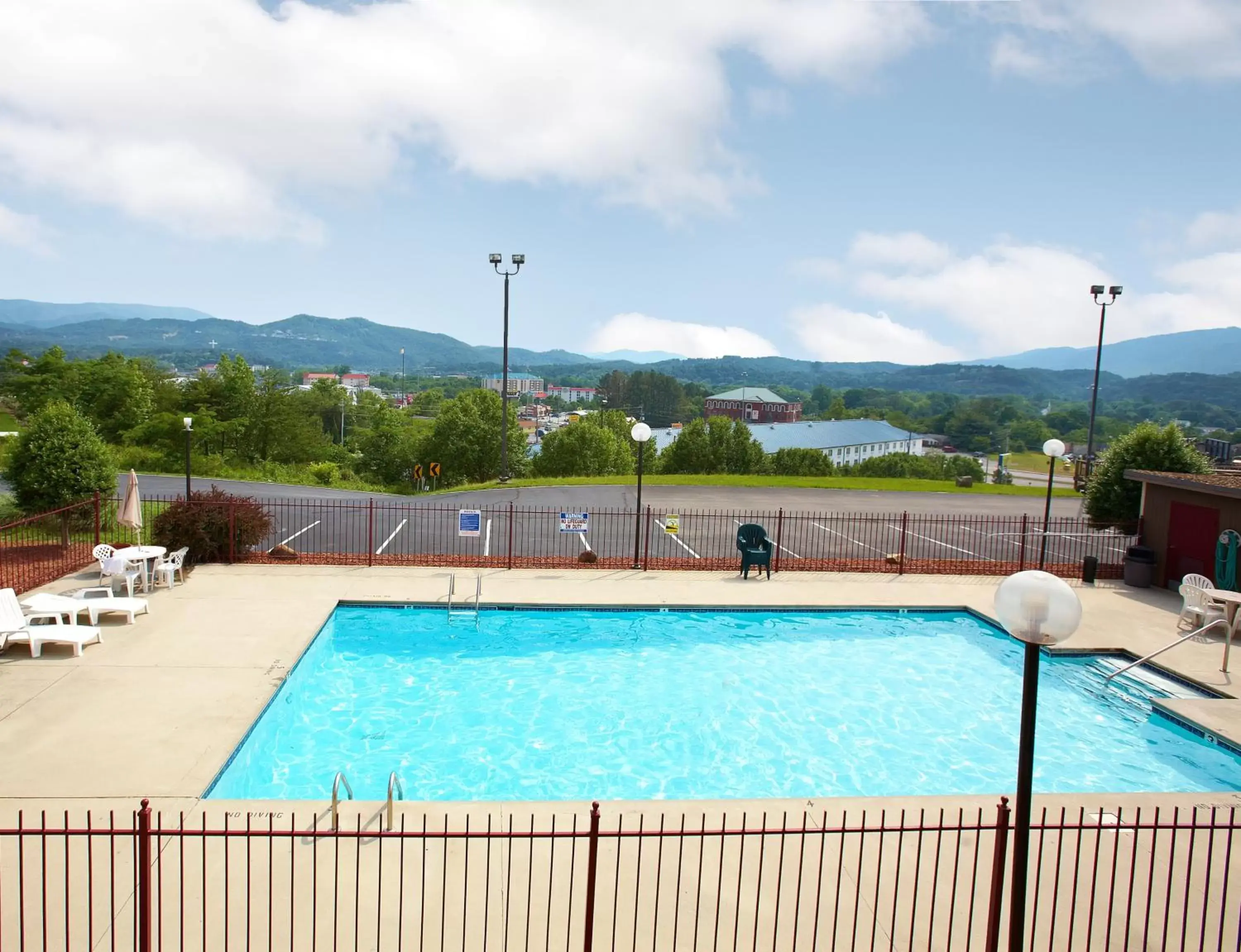 Mountain view, Pool View in Hotel Pigeon Forge