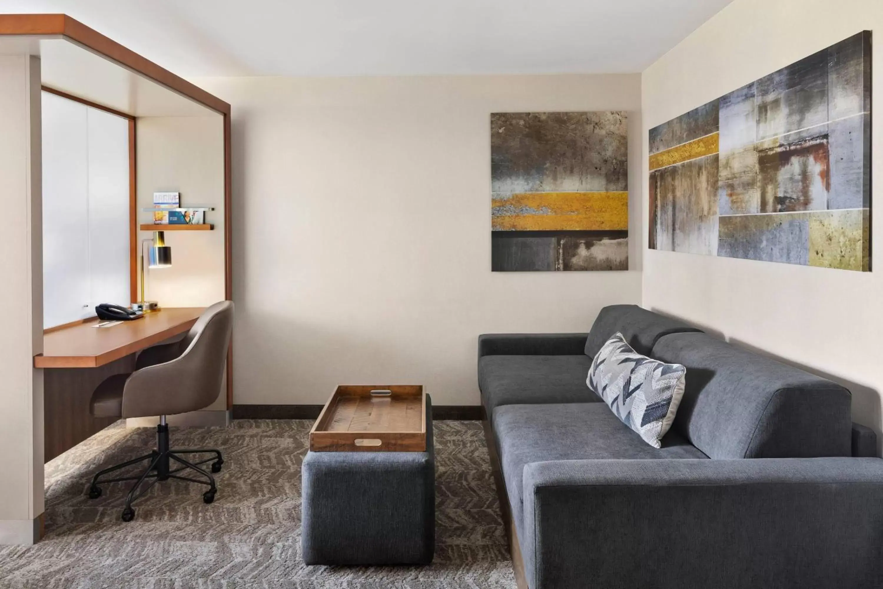 Living room, Seating Area in SpringHill Suites by Marriott Flagstaff