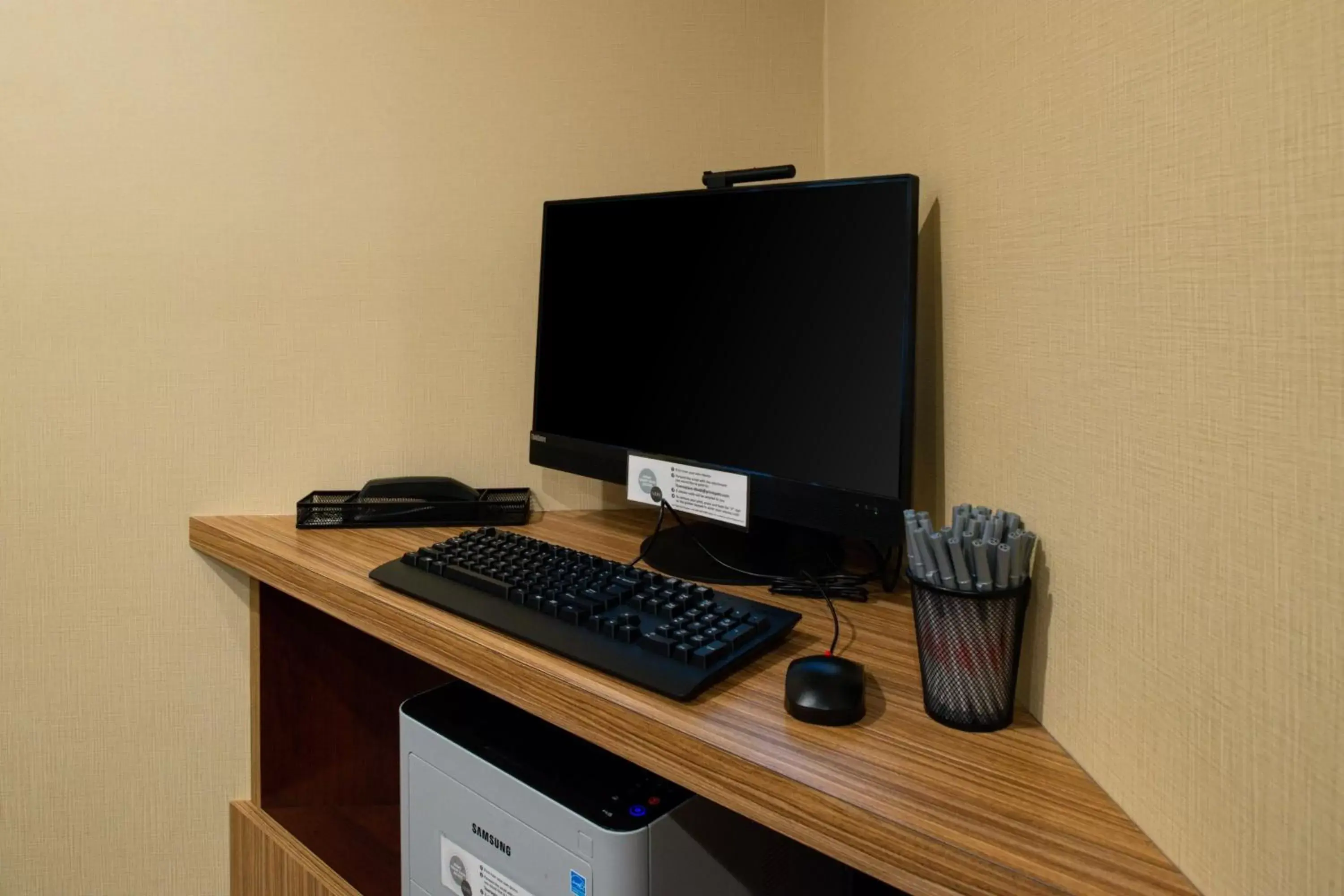 Business facilities, TV/Entertainment Center in TownePlace Suites by Marriott Detroit Belleville