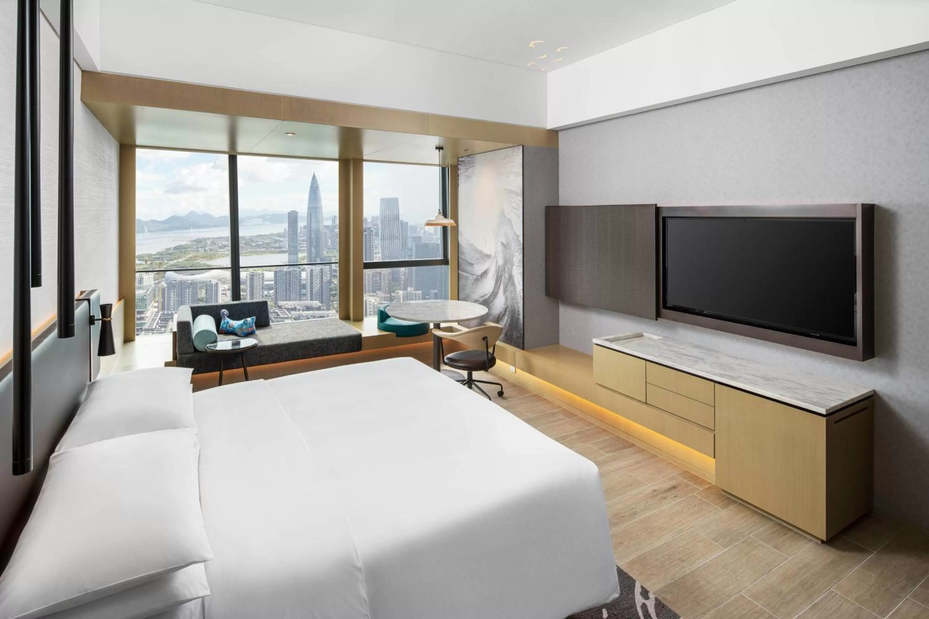 Photo of the whole room, Bed in Renaissance Shenzhen Bay Hotel