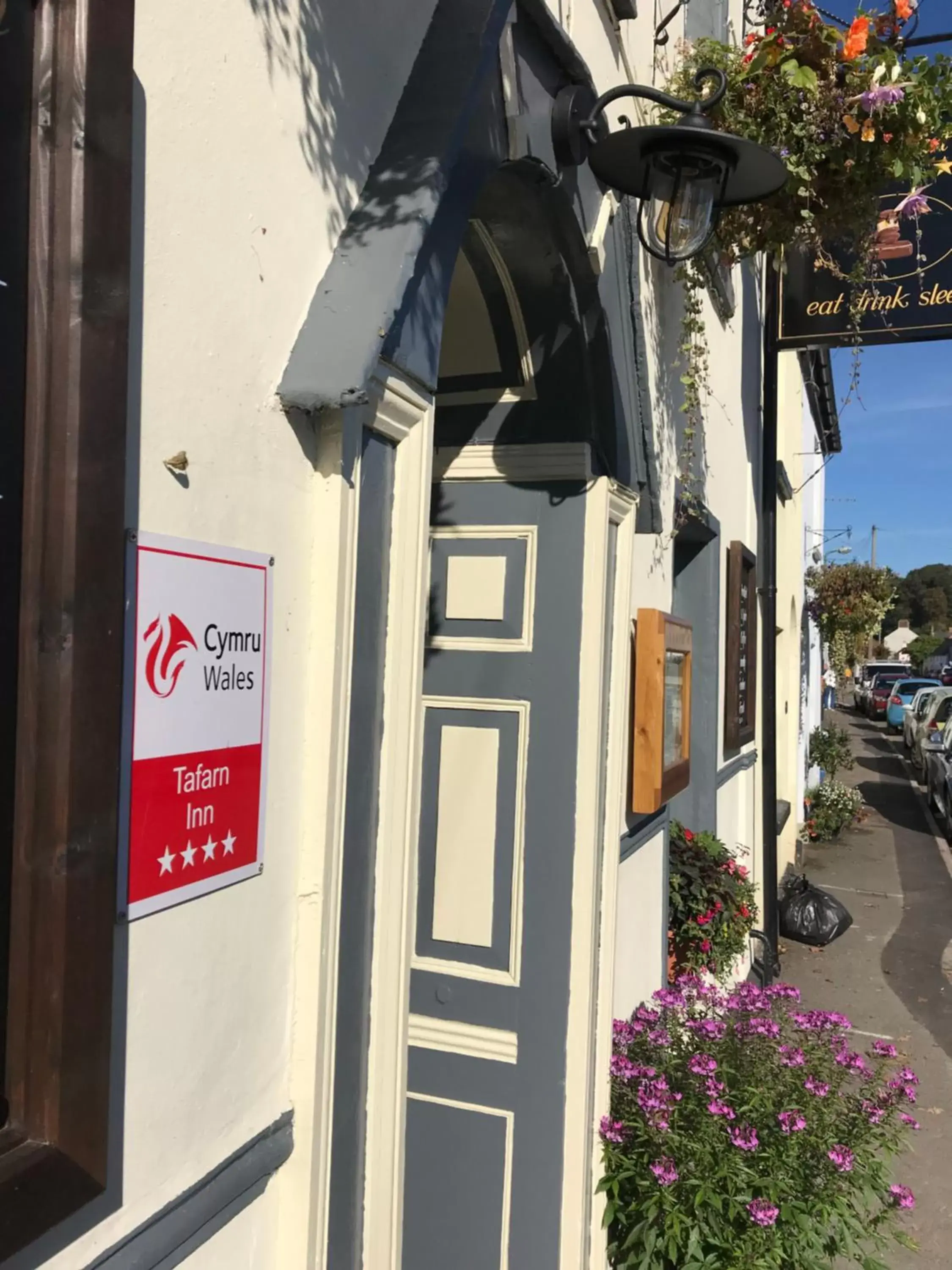 Certificate/Award, Property Building in The New Court Inn