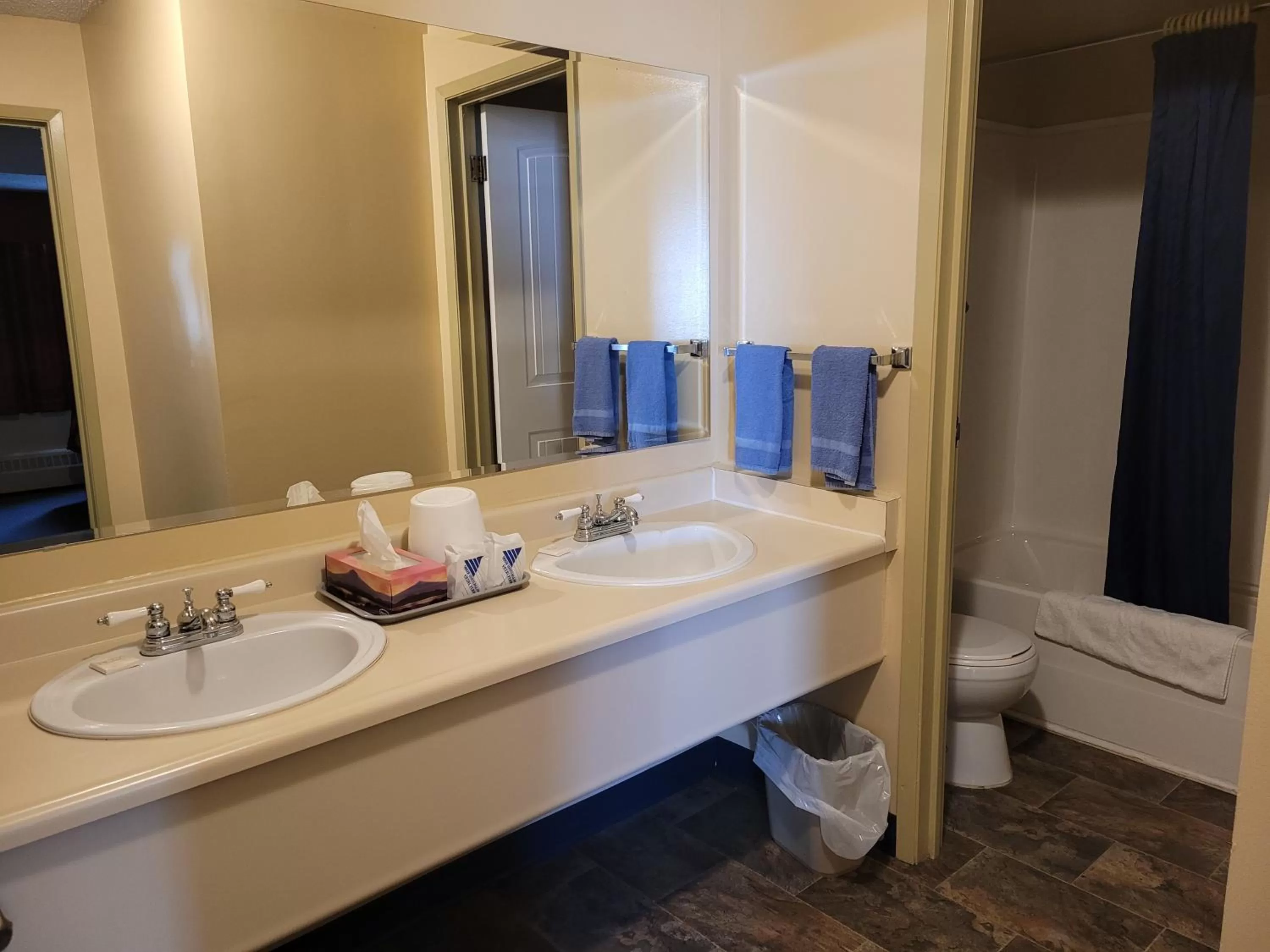 Bathroom in Dockside Inn