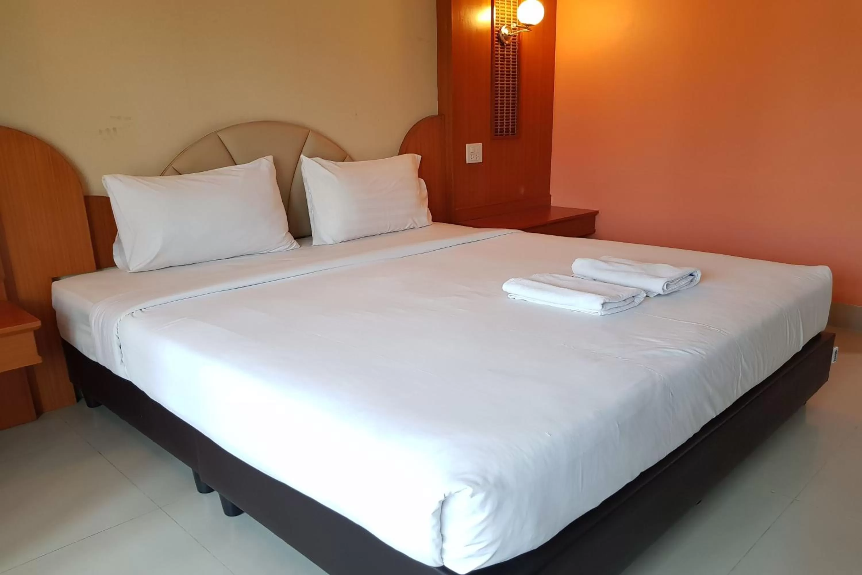 Bedroom, Bed in Poonsook Phitsanulok Hotel SHA Plus
