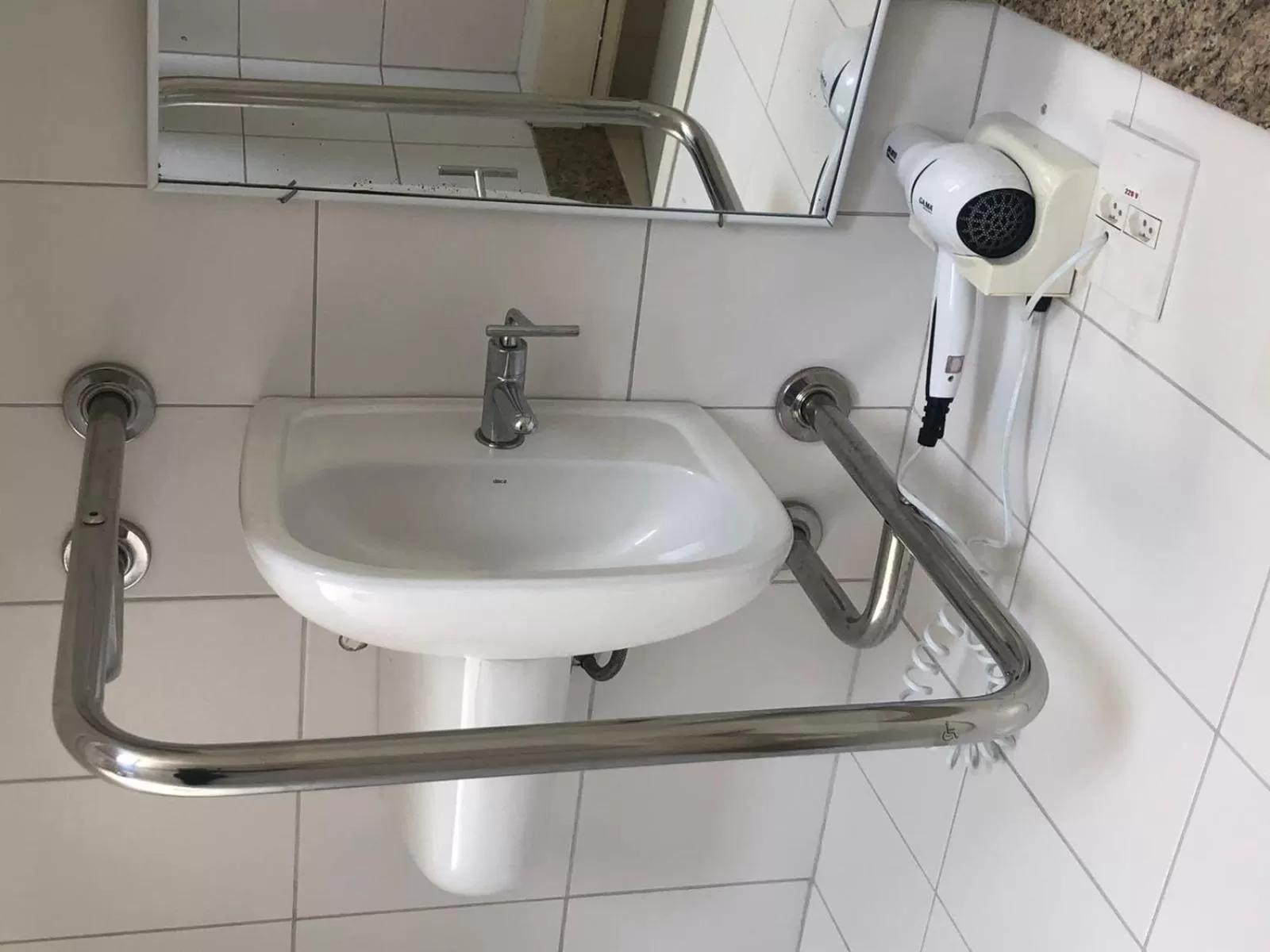 Bathroom in Comfort Hotel Santos