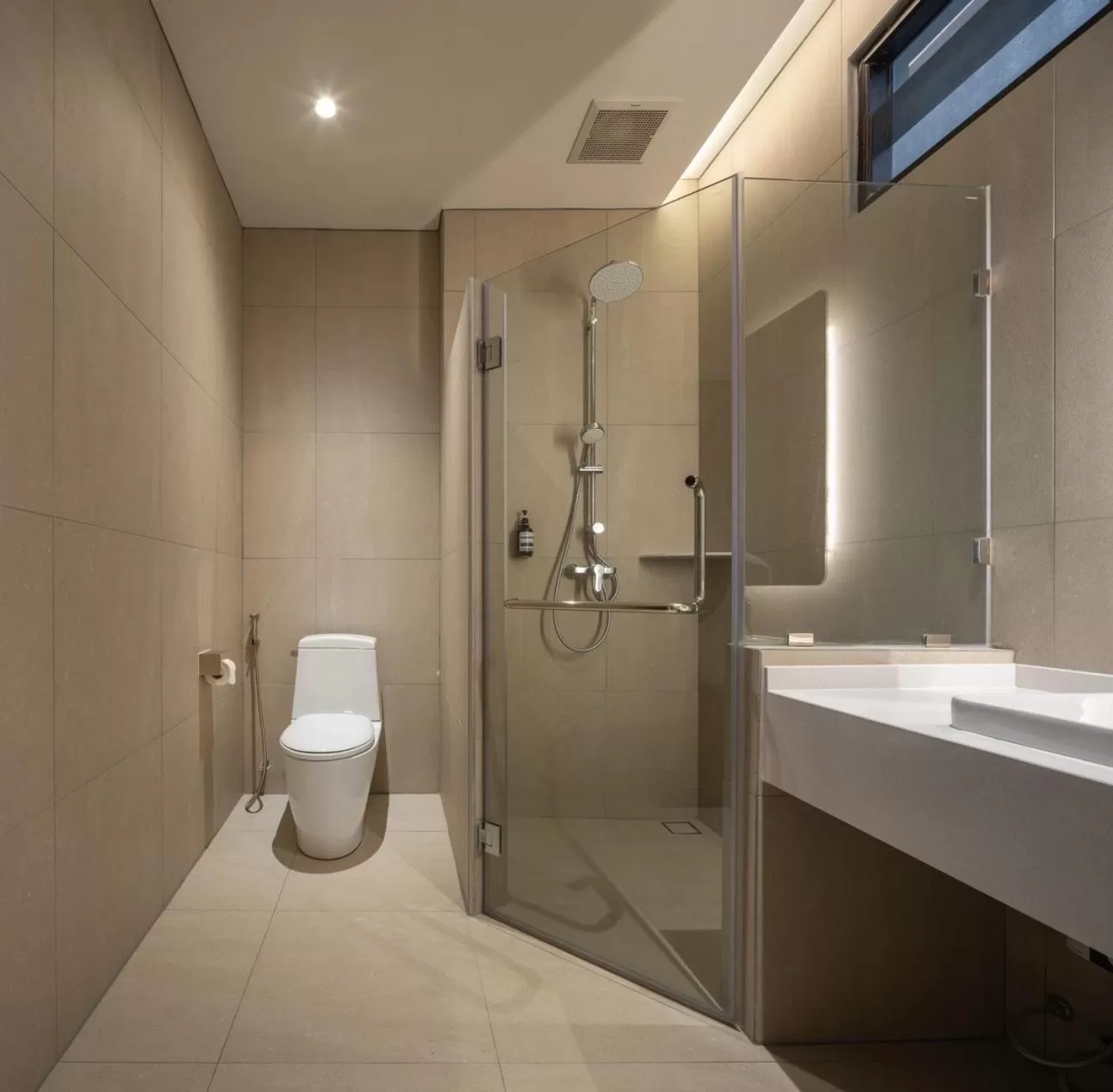 Shower in Ban Saithong Beach Resort