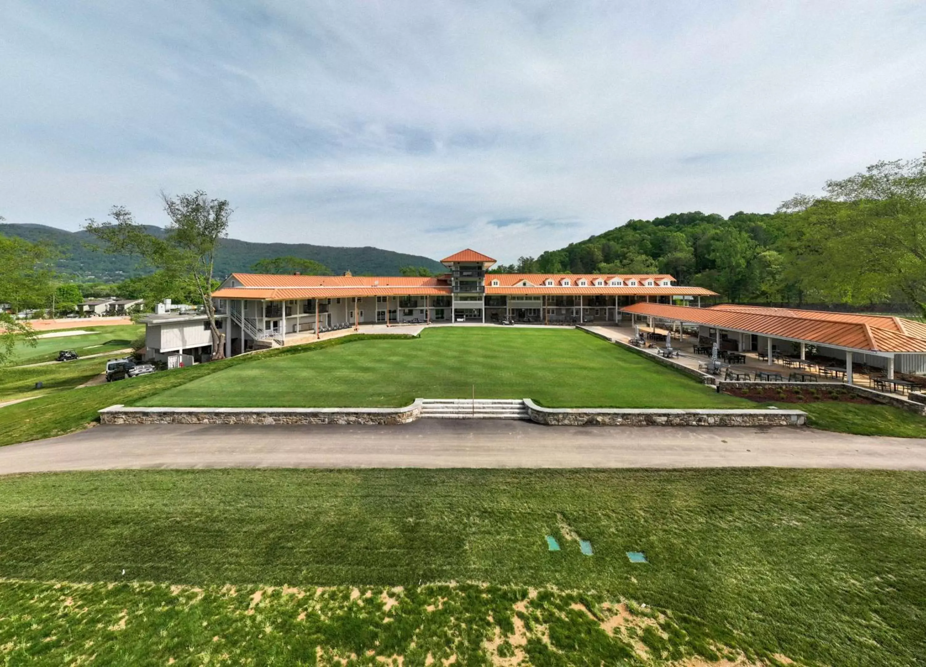 Property building in Waynesville Inn & Golf Club, Trademark Collection by Wyndham