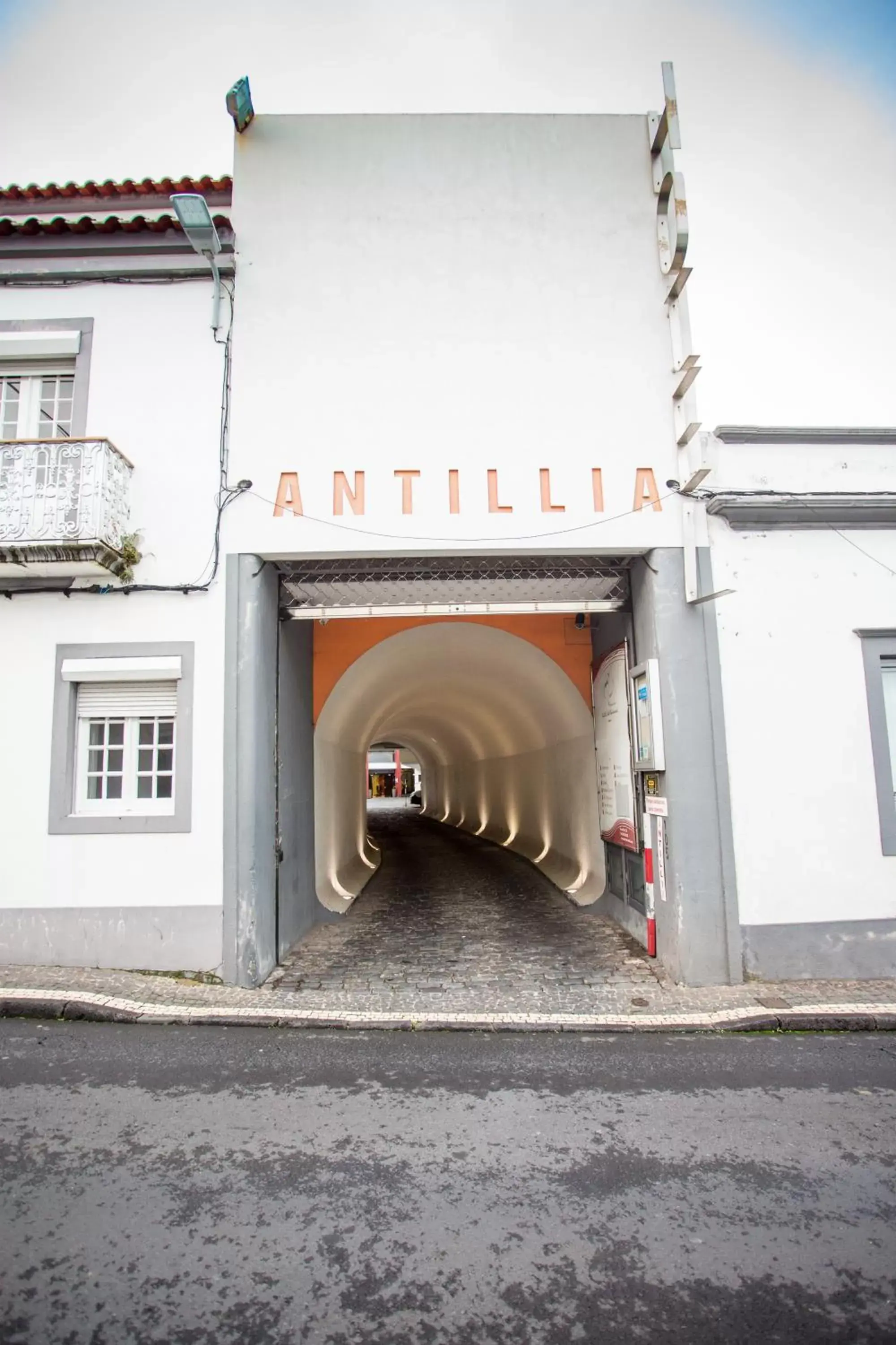 Facade/entrance in Antillia Hotel