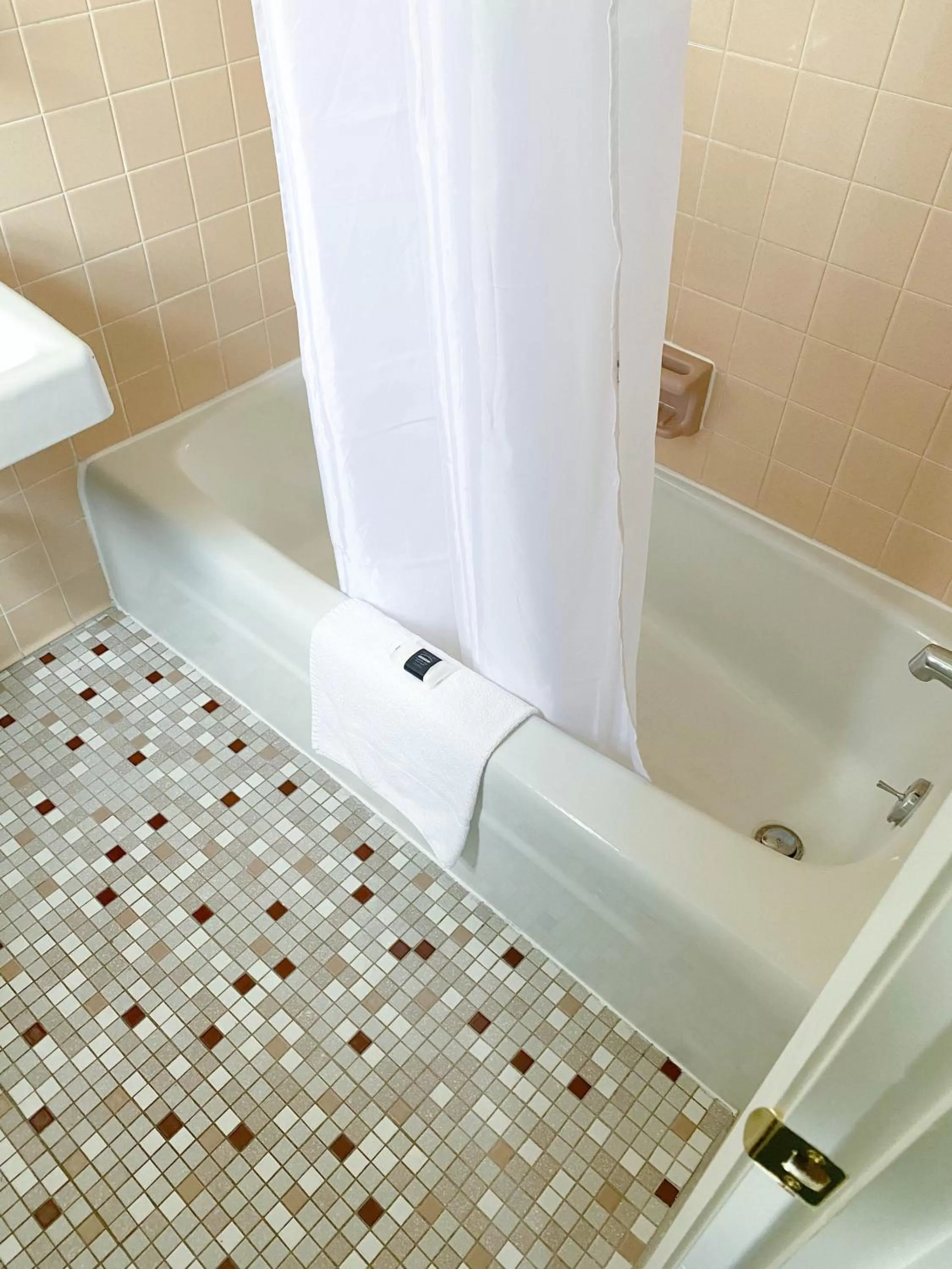 Bathroom in The River Hills Motel - Algoma, WI - Near Door County