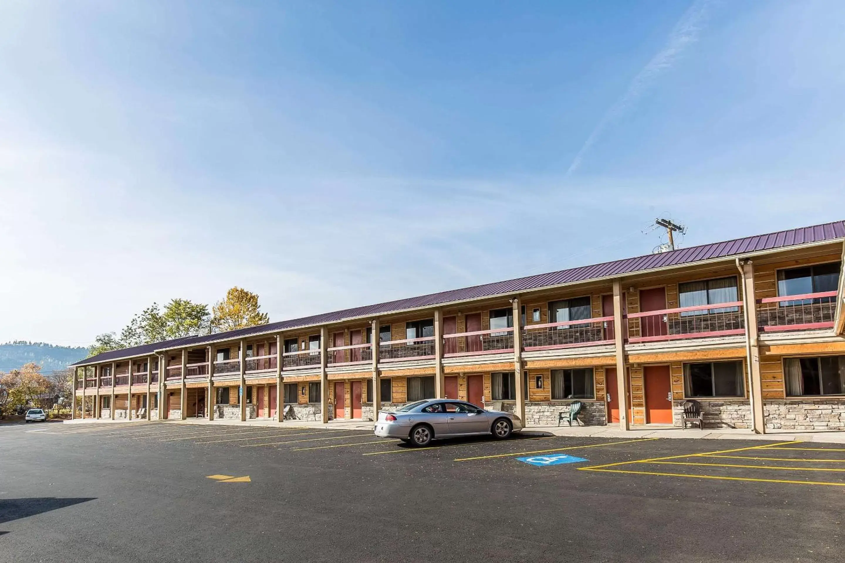 Property Building in Econo Lodge Inn & Suites Kalispell