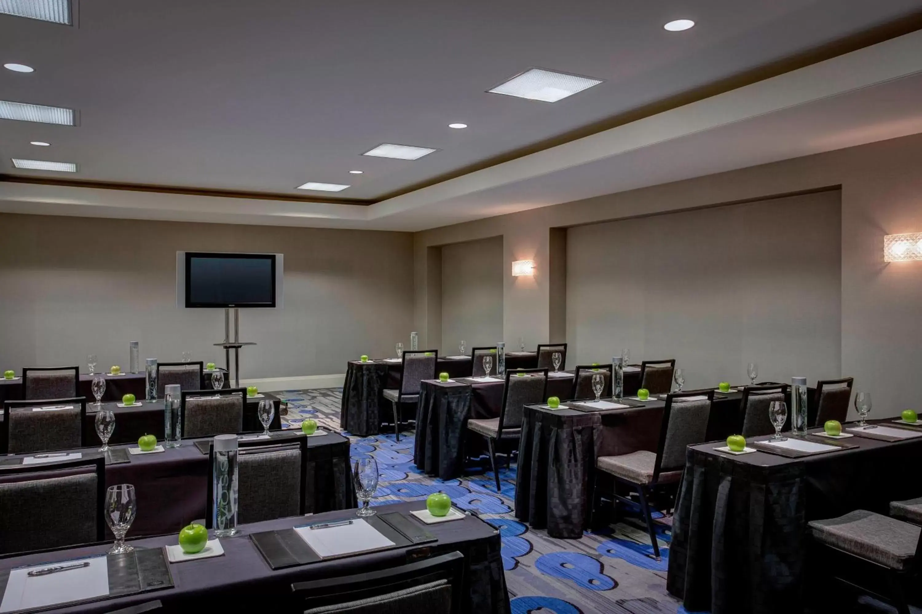 Meeting/conference room, Restaurant/Places to Eat in Seattle Marriott Waterfront