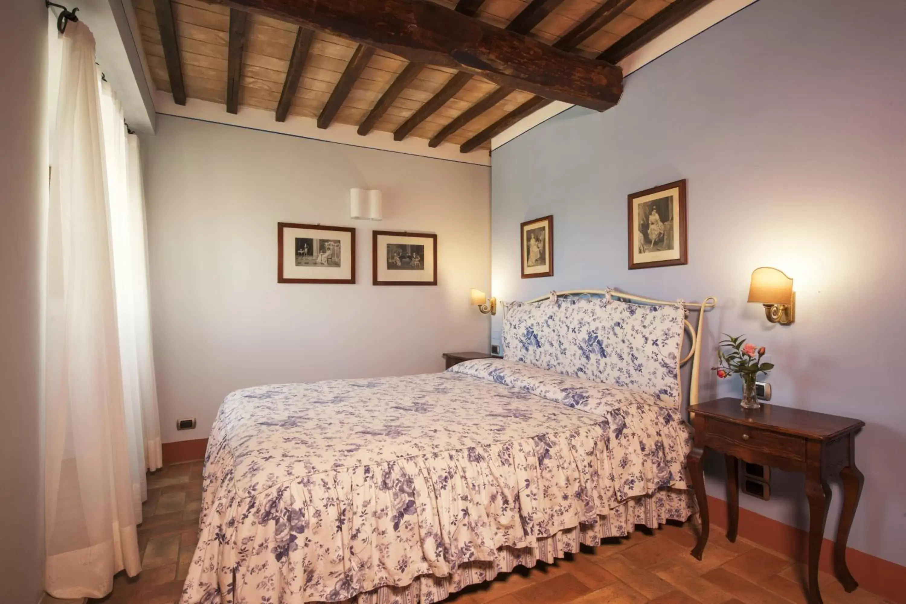 Photo of the whole room, Bed in Relais Osteria Dell'Orcia