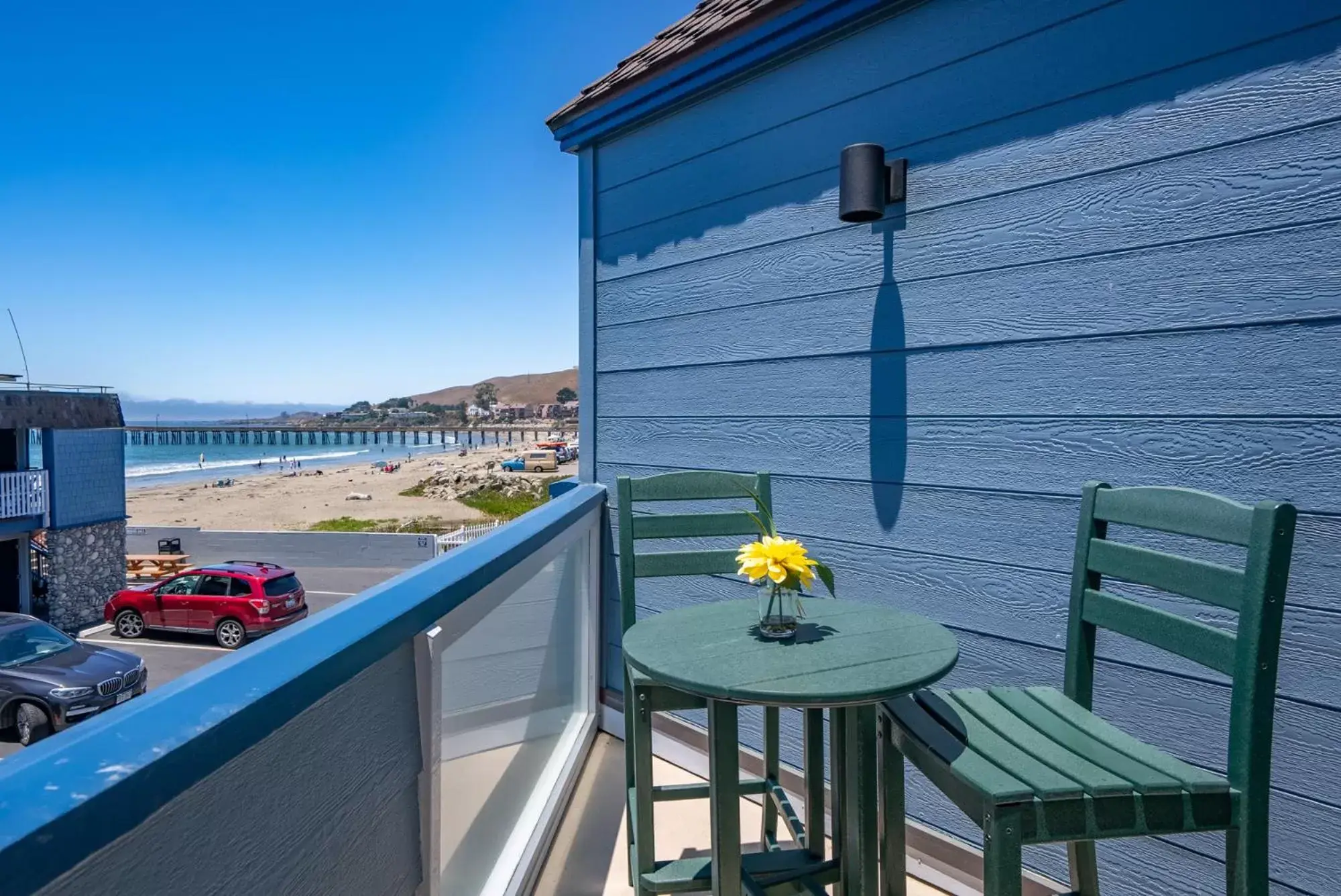 View (from property/room), Balcony/Terrace in Shoreline Inn...on the beach