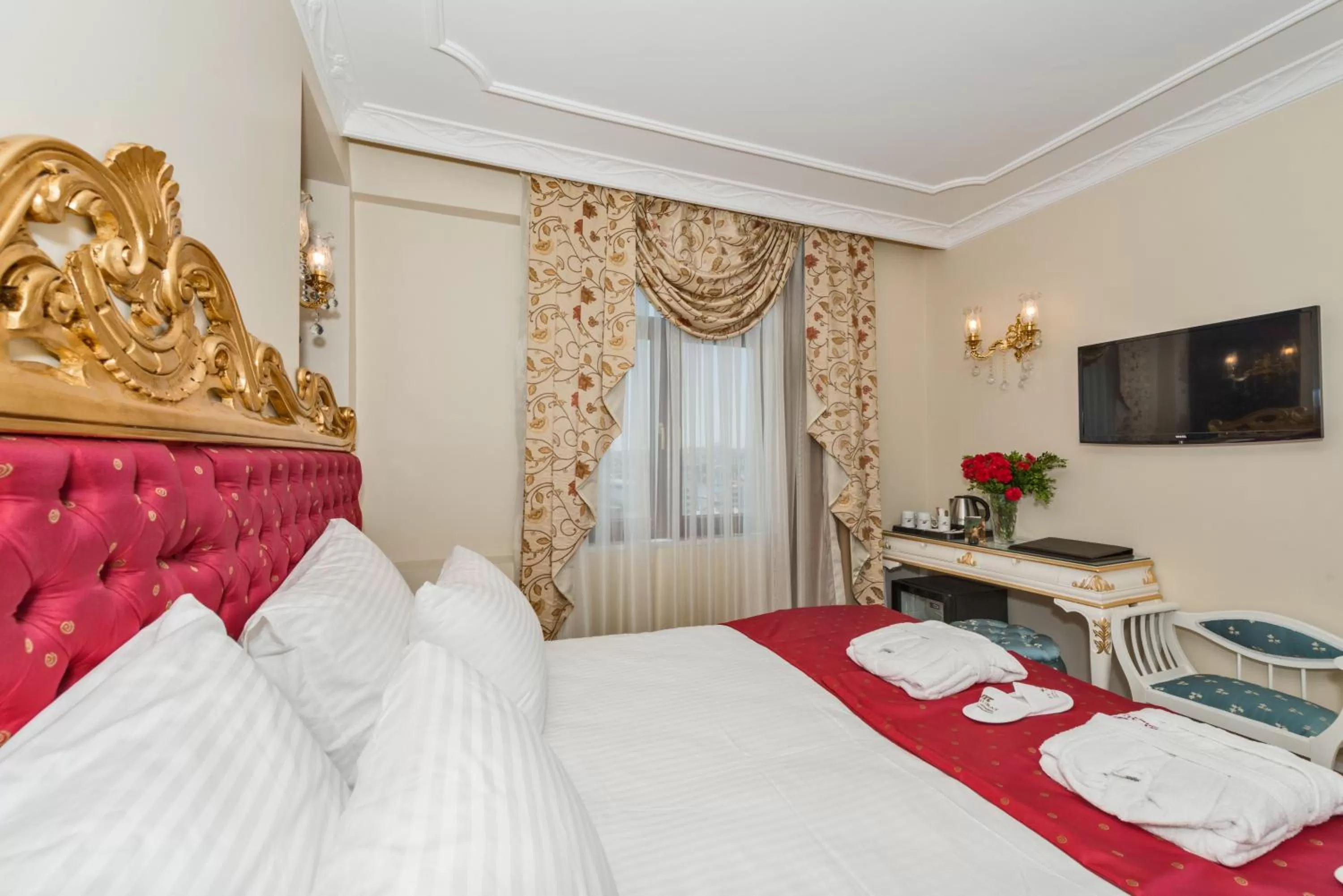 Bed in Galatower Hotel