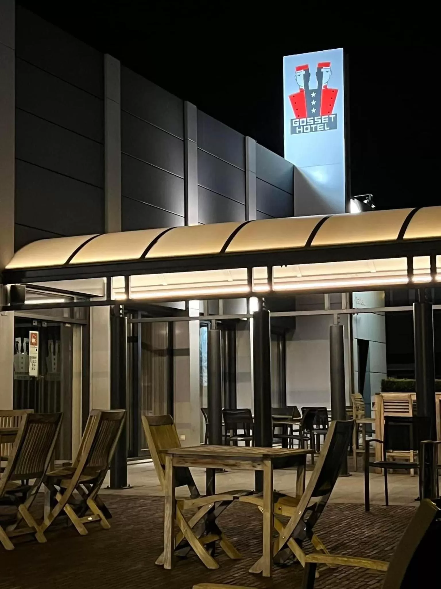 Property building in Gosset Hotel