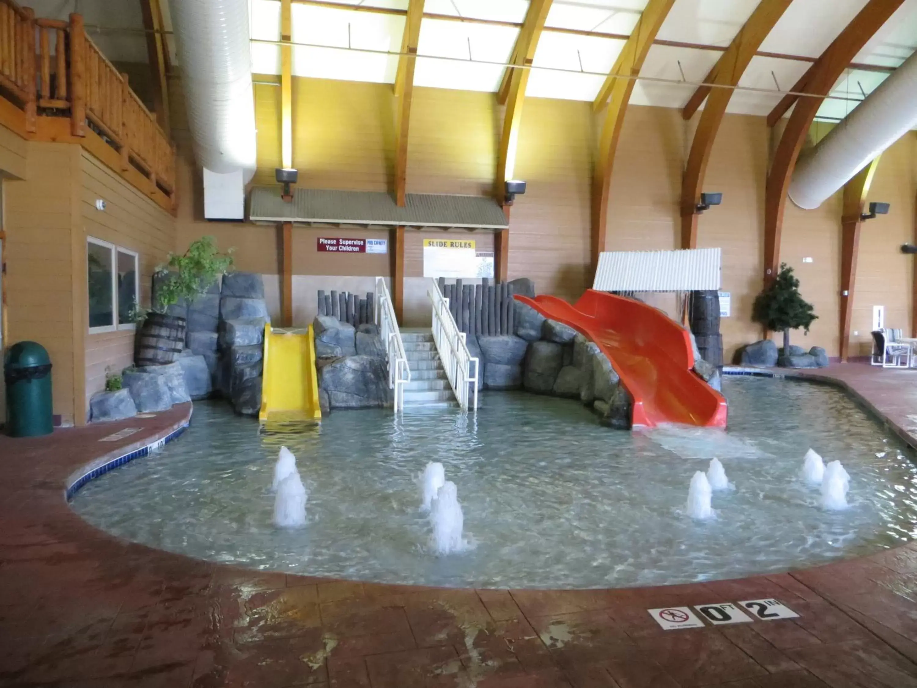 Swimming pool in Cranberry Country Lodge Swimming pool in Cranberry Country Lodge