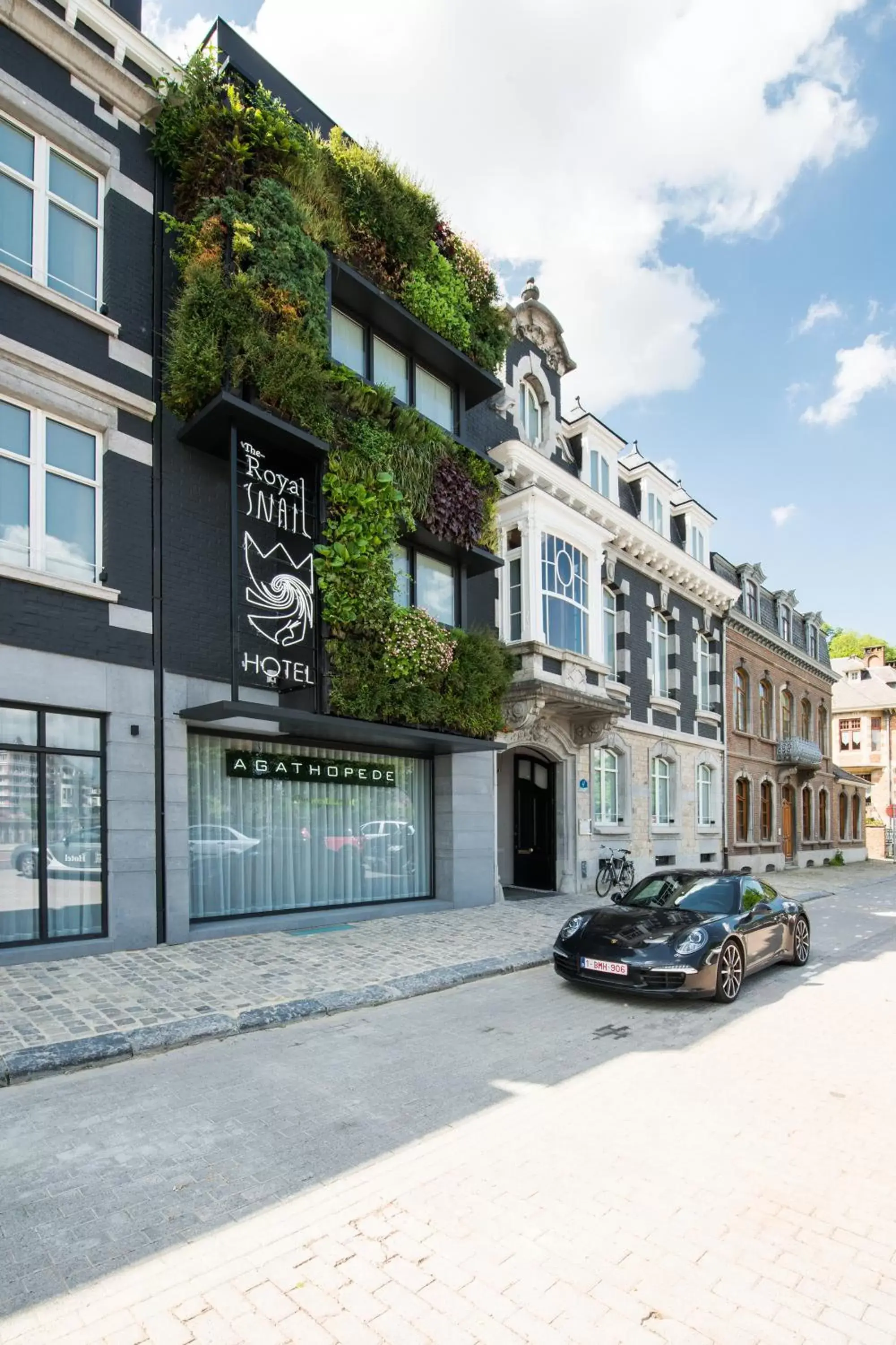 Facade/entrance, Property Building in Hotel The Royal Snail