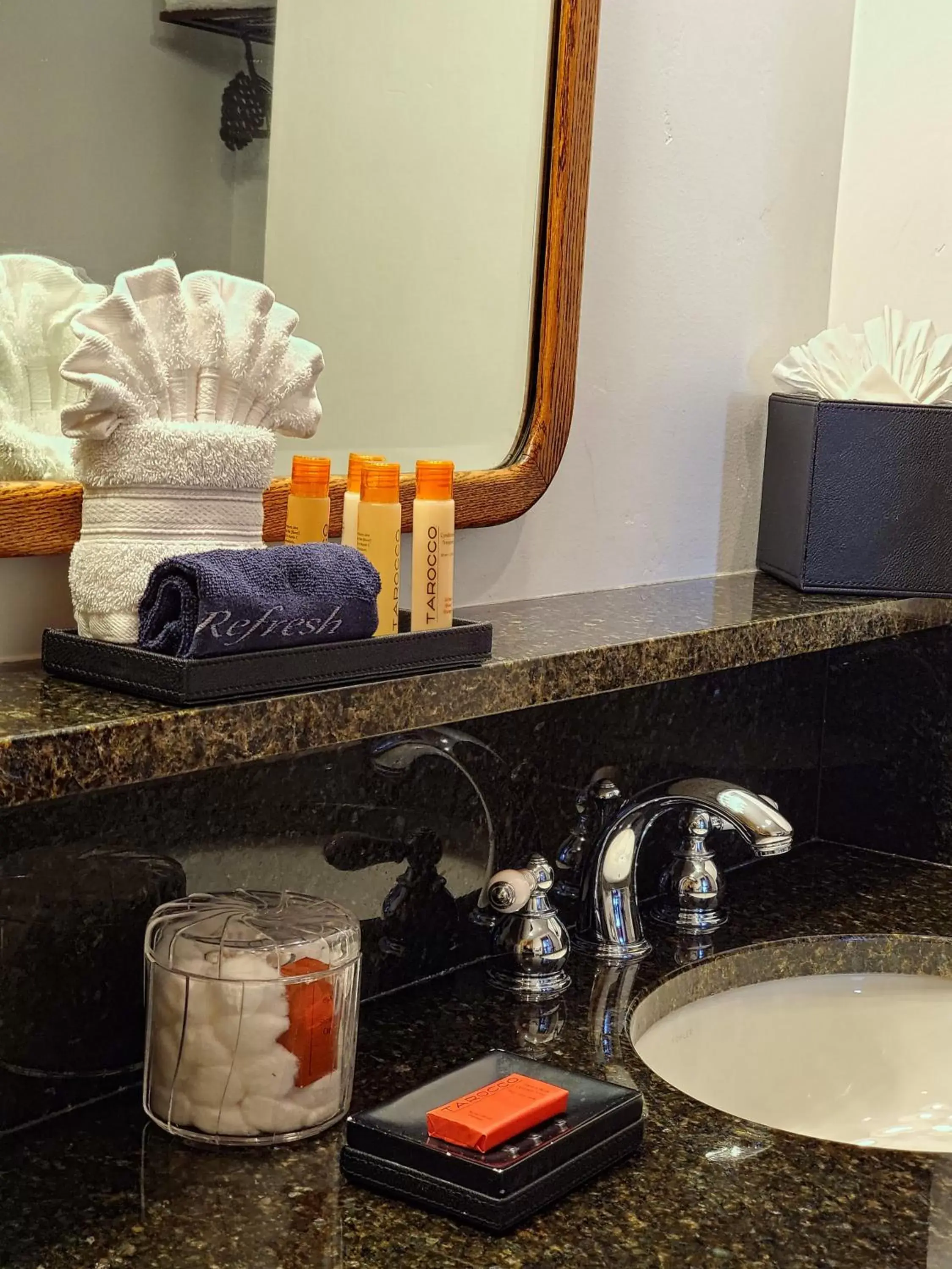 Bathroom in Parkway Inn of Jackson Hole