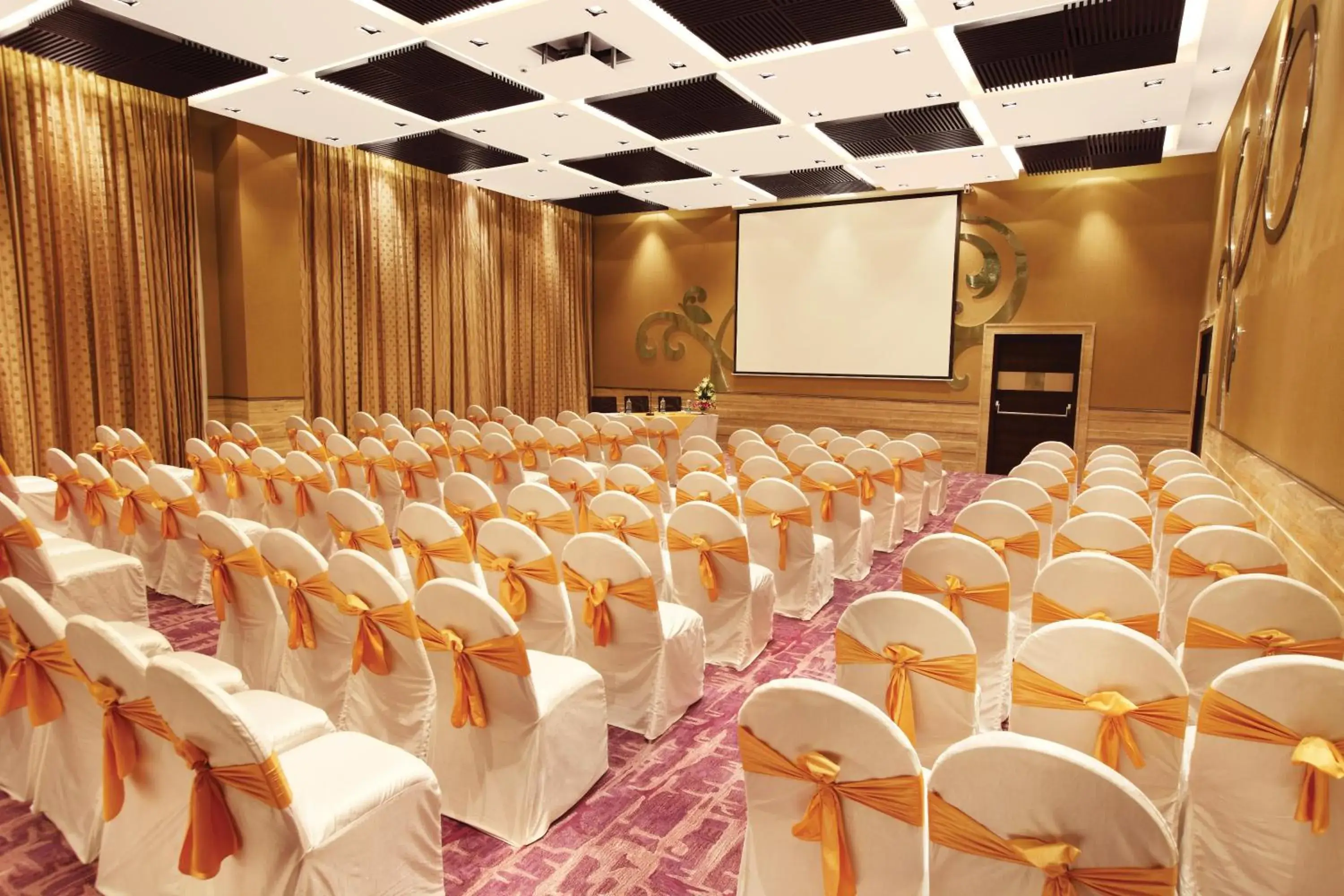 Banquet/Function facilities in Hotel Vrisa