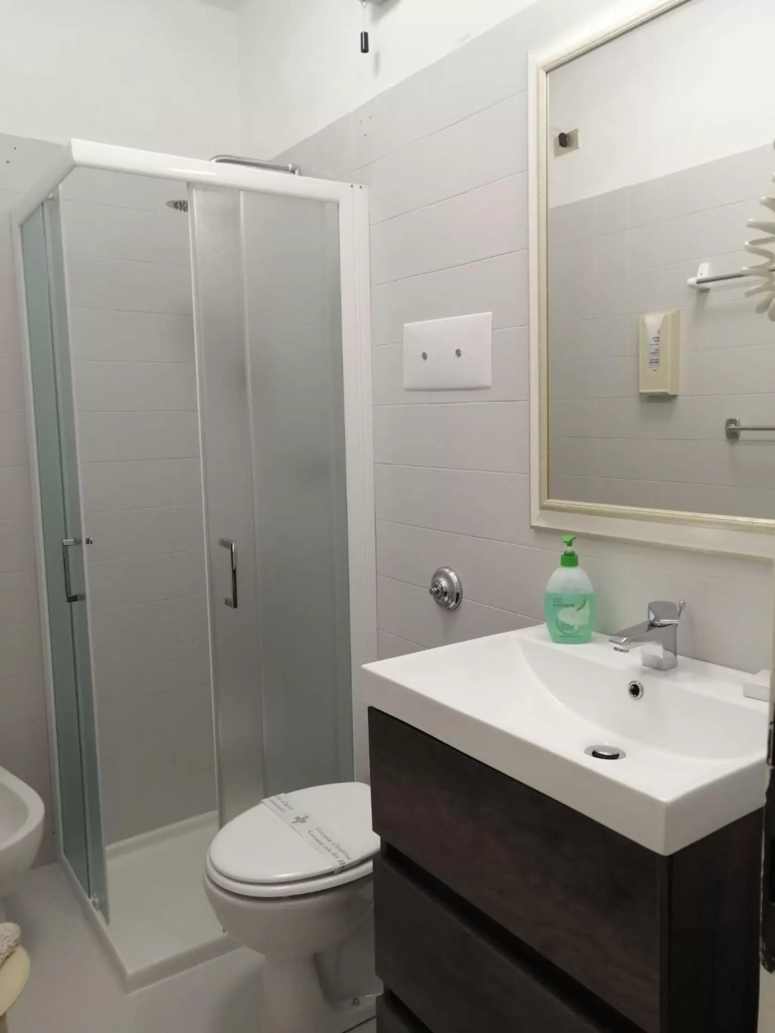 Shower in Hotel Siros